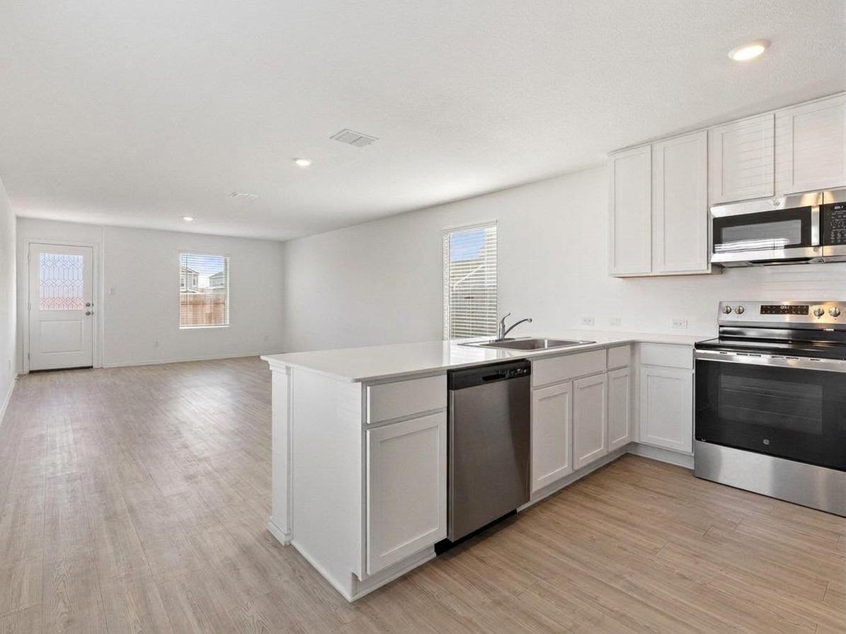 539 Commander Abbott Dr, Jarrell, TX 76537