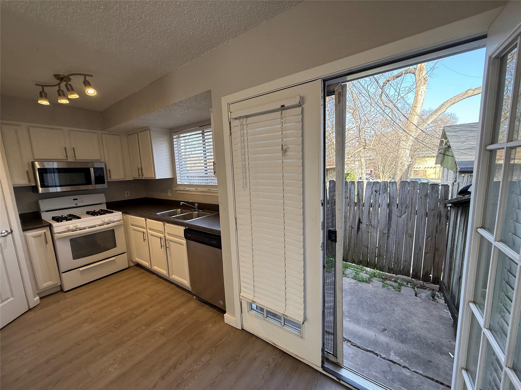 2005 Glen Allen St # 108, Austin, TX 78704