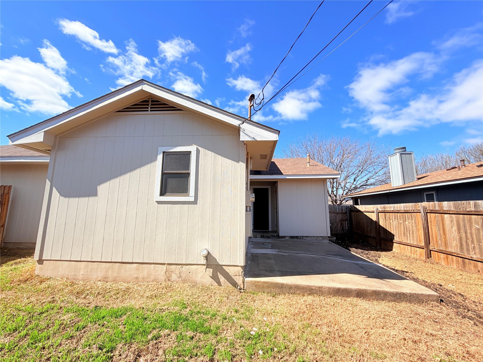 1213 Ridgemont St, Round Rock, TX 78664