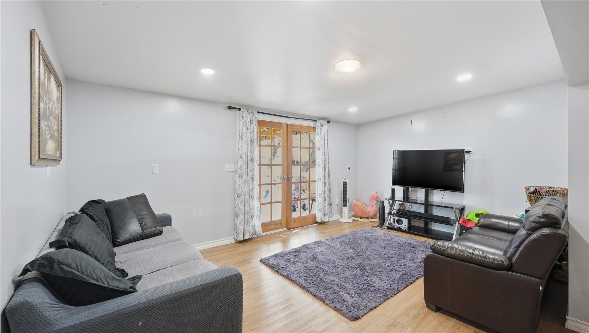 181 Dobie Dr, Wimberley, TX 78676