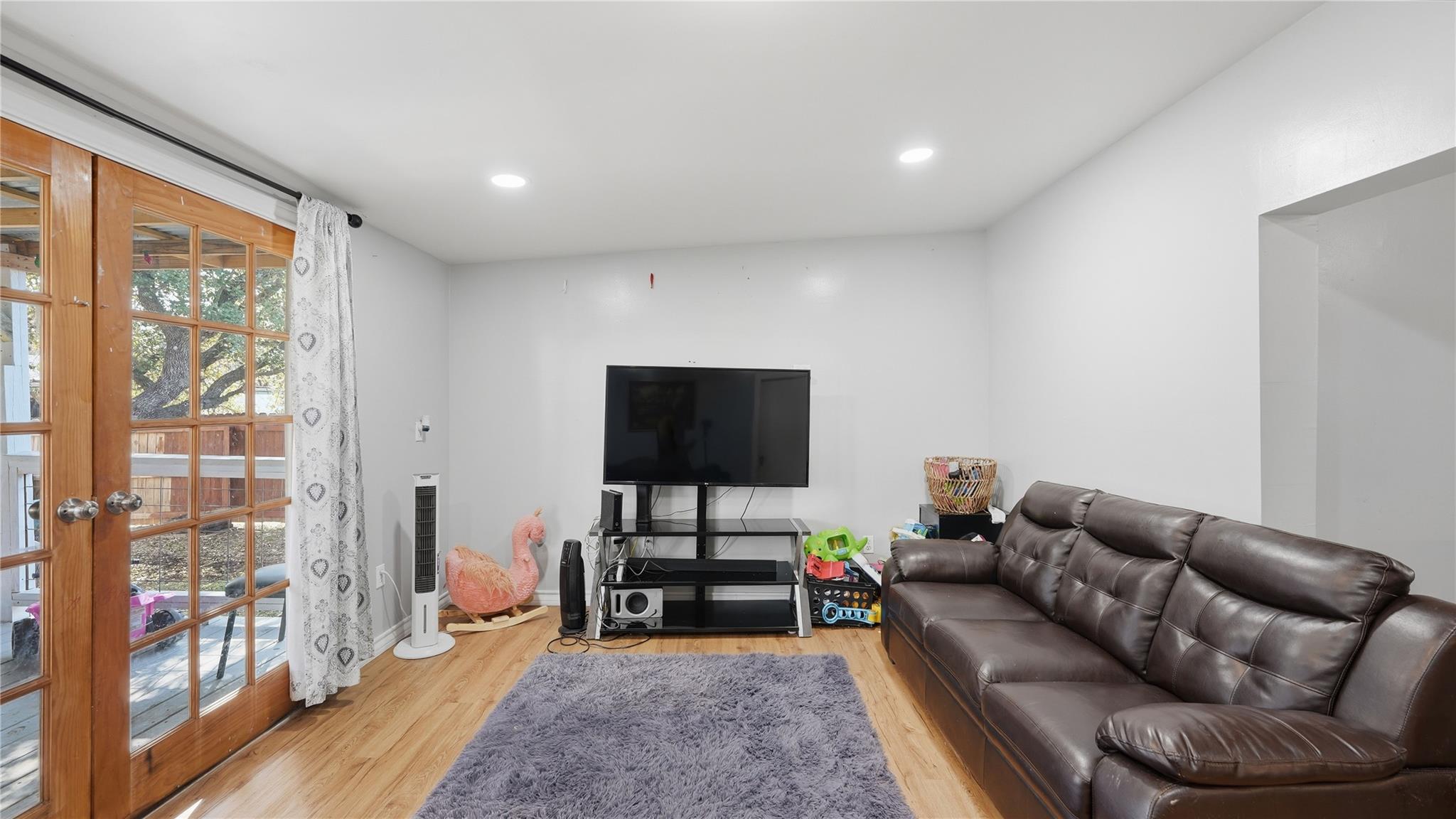 181 Dobie Dr, Wimberley, TX 78676