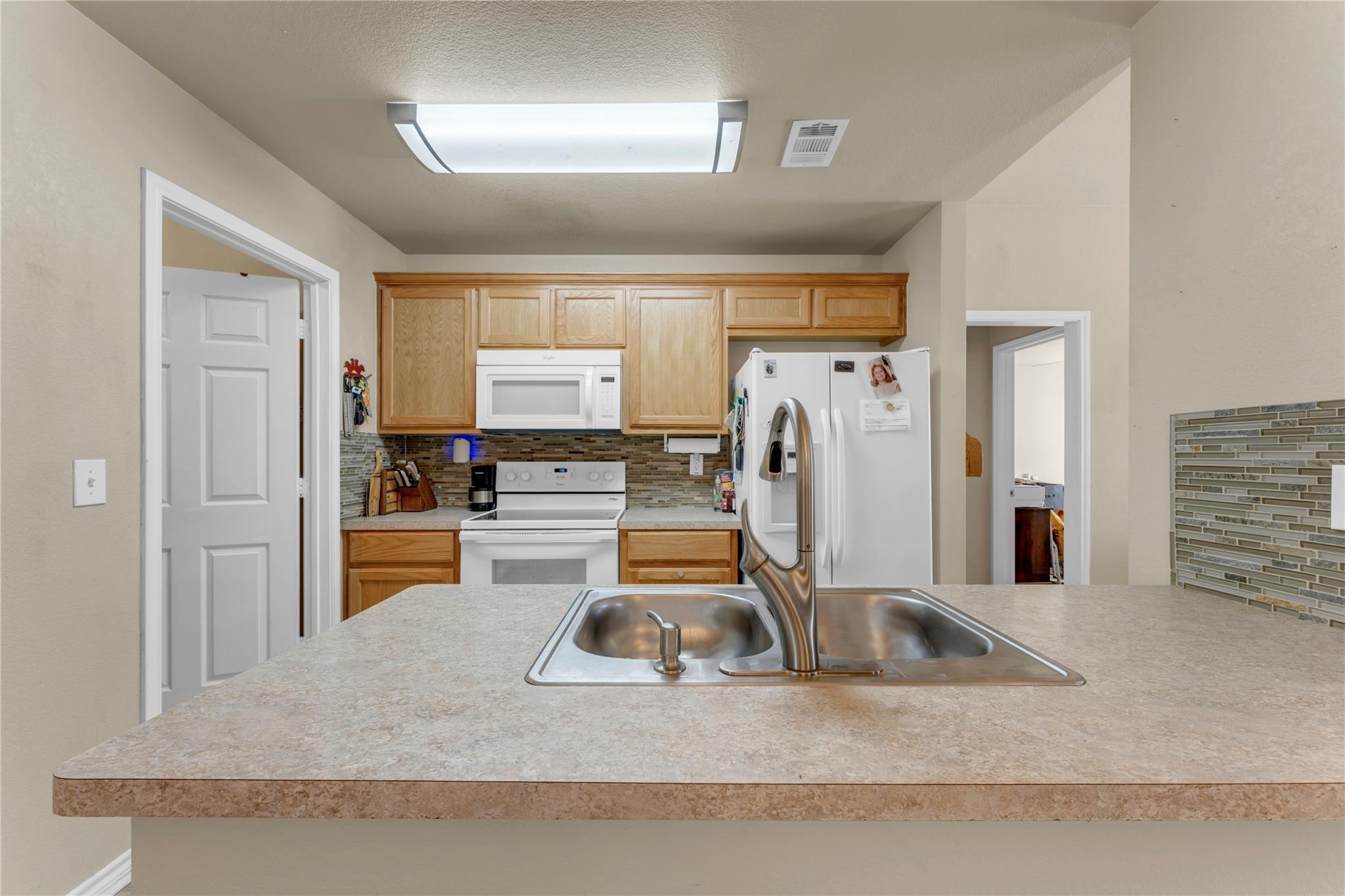 1209 E Avenue F, Lampasas, TX 76550