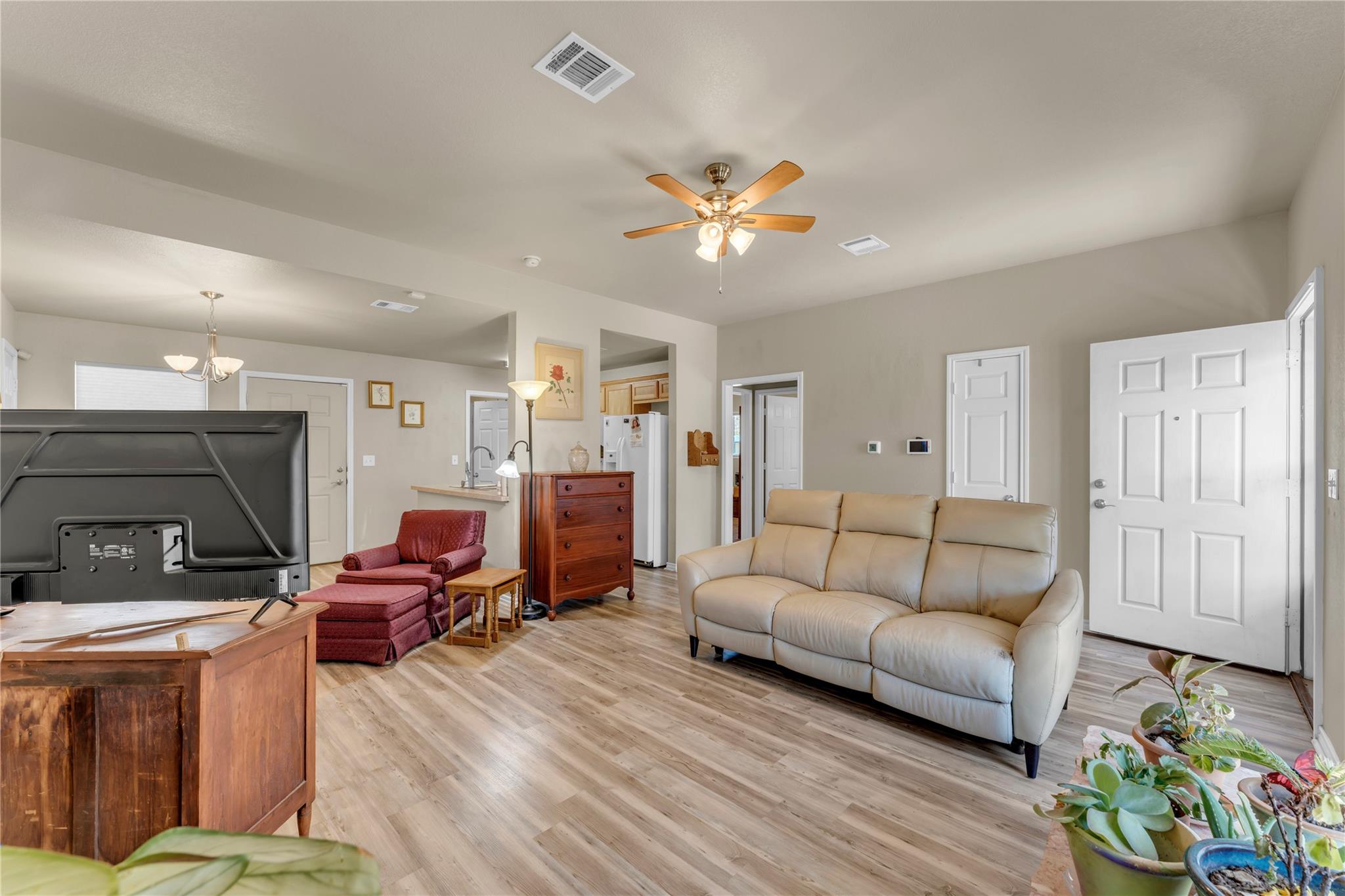 1209 E Avenue F, Lampasas, TX 76550