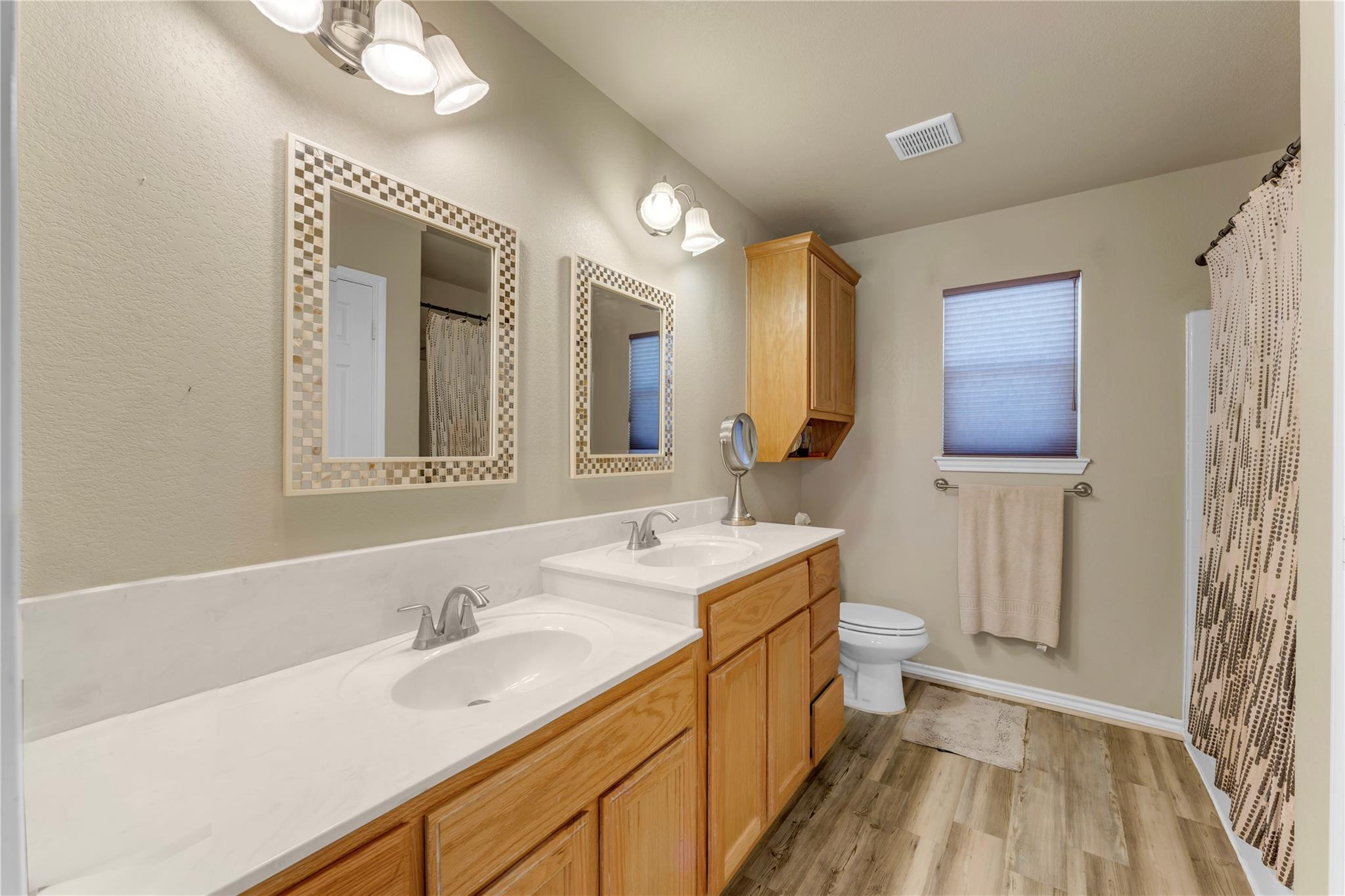 1209 E Avenue F, Lampasas, TX 76550