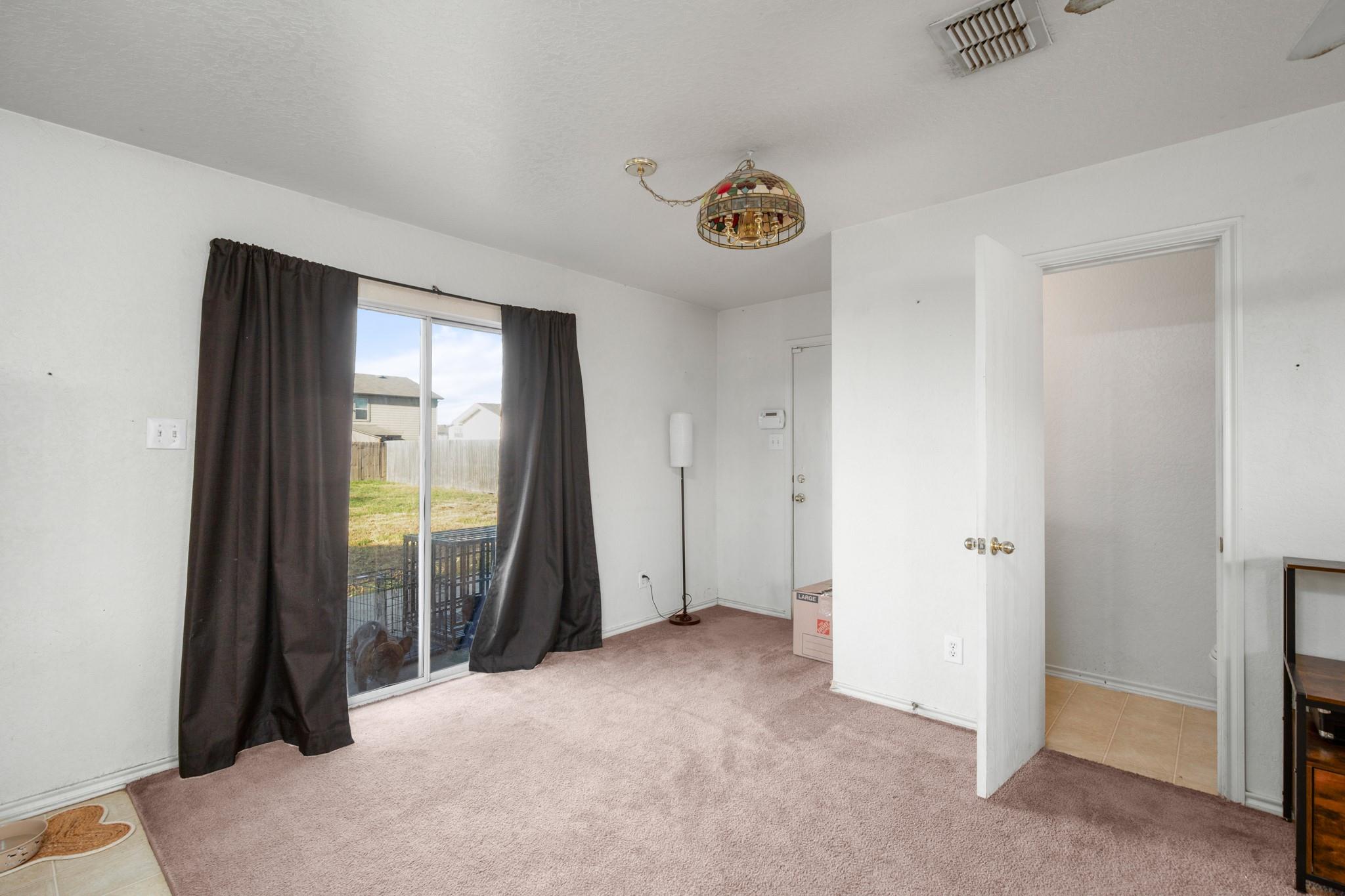 643 Northlake Dr, New Braunfels, TX 78130