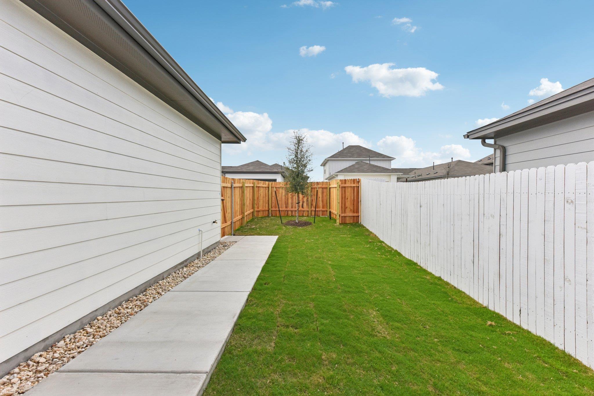 183 Glocken Ln, Kyle, TX 78640