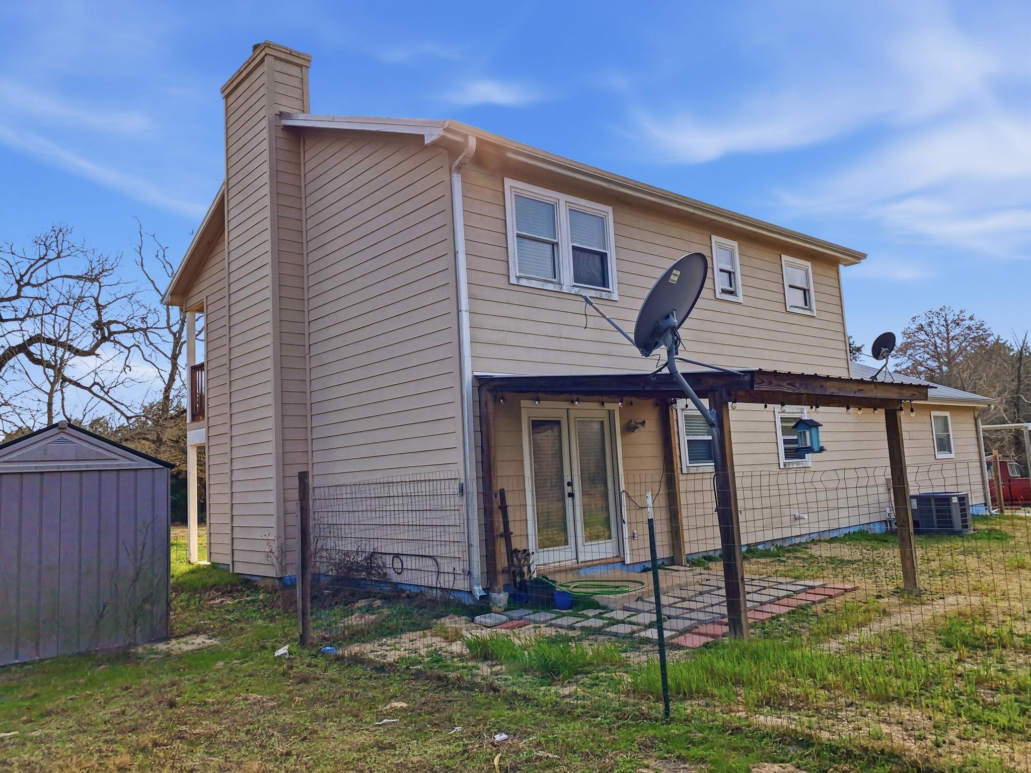 1471 County Road A, Lexington, TX 78947