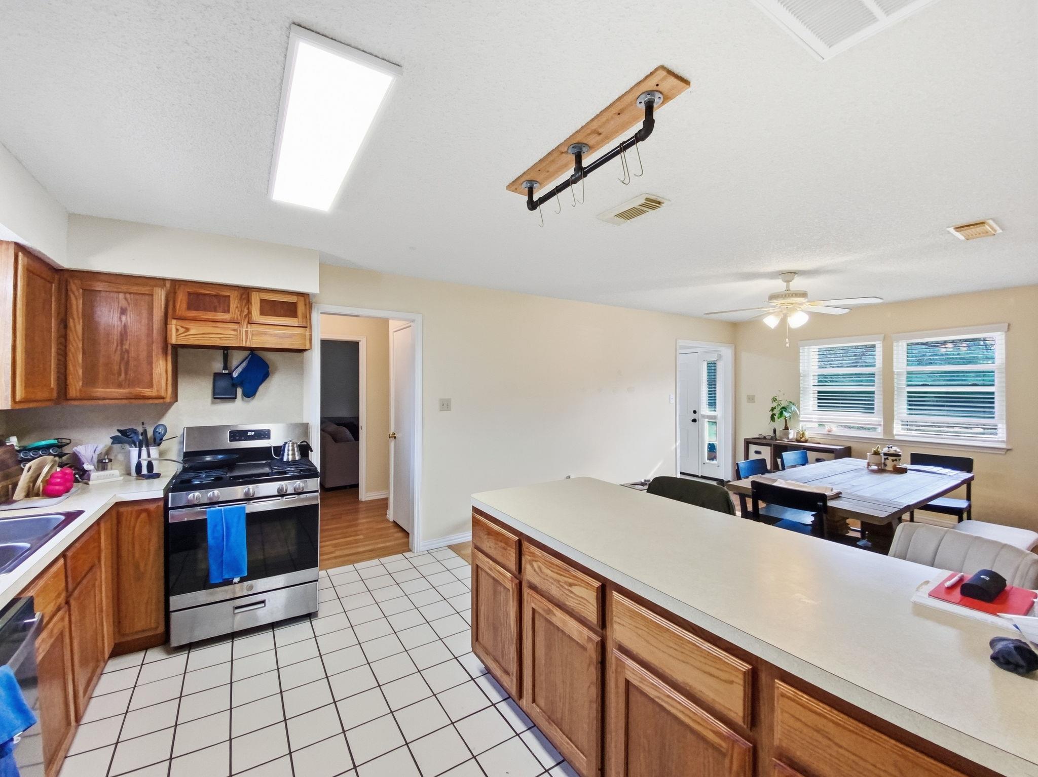 1471 County Road A, Lexington, TX 78947