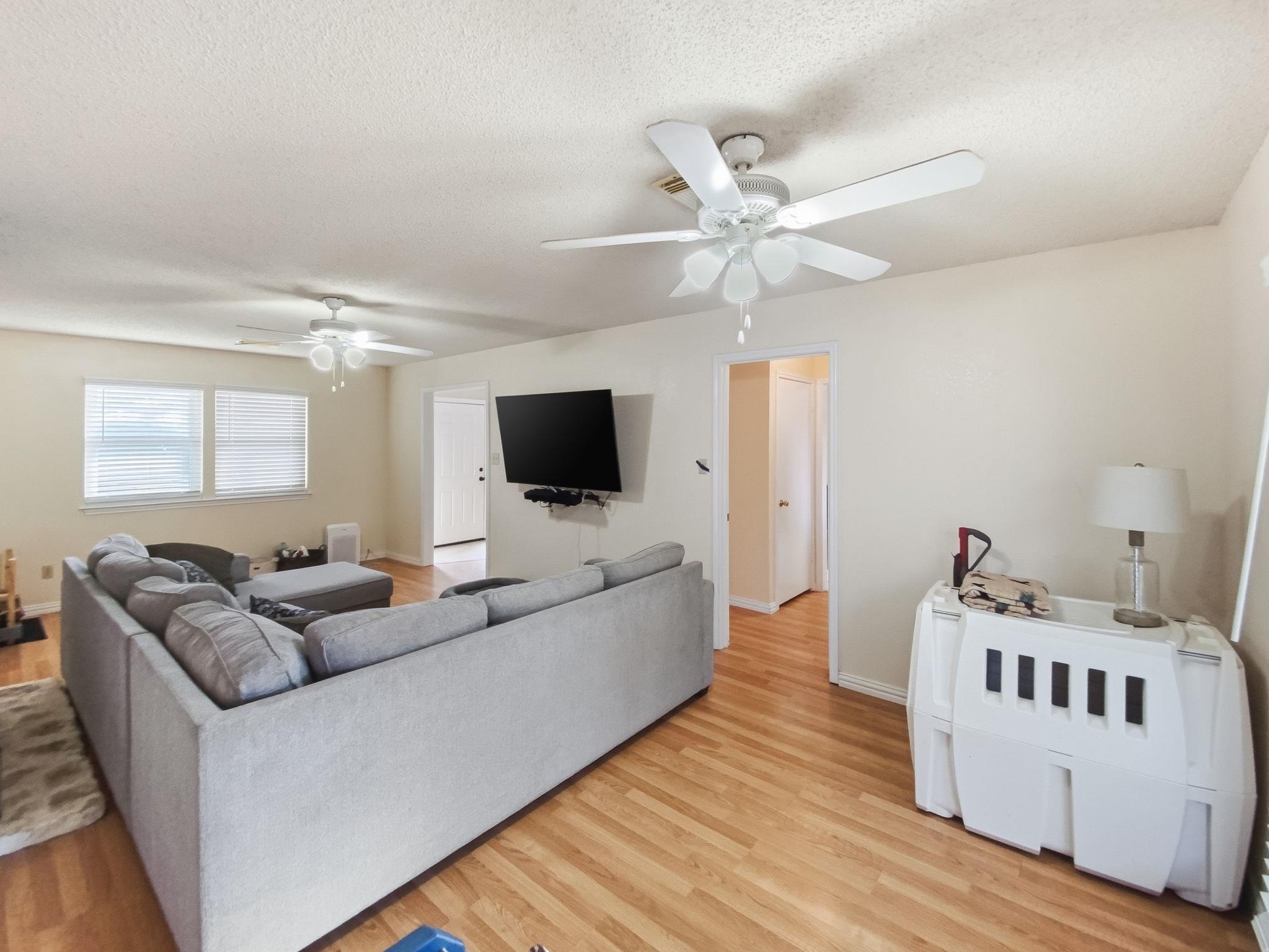 1471 County Road A, Lexington, TX 78947