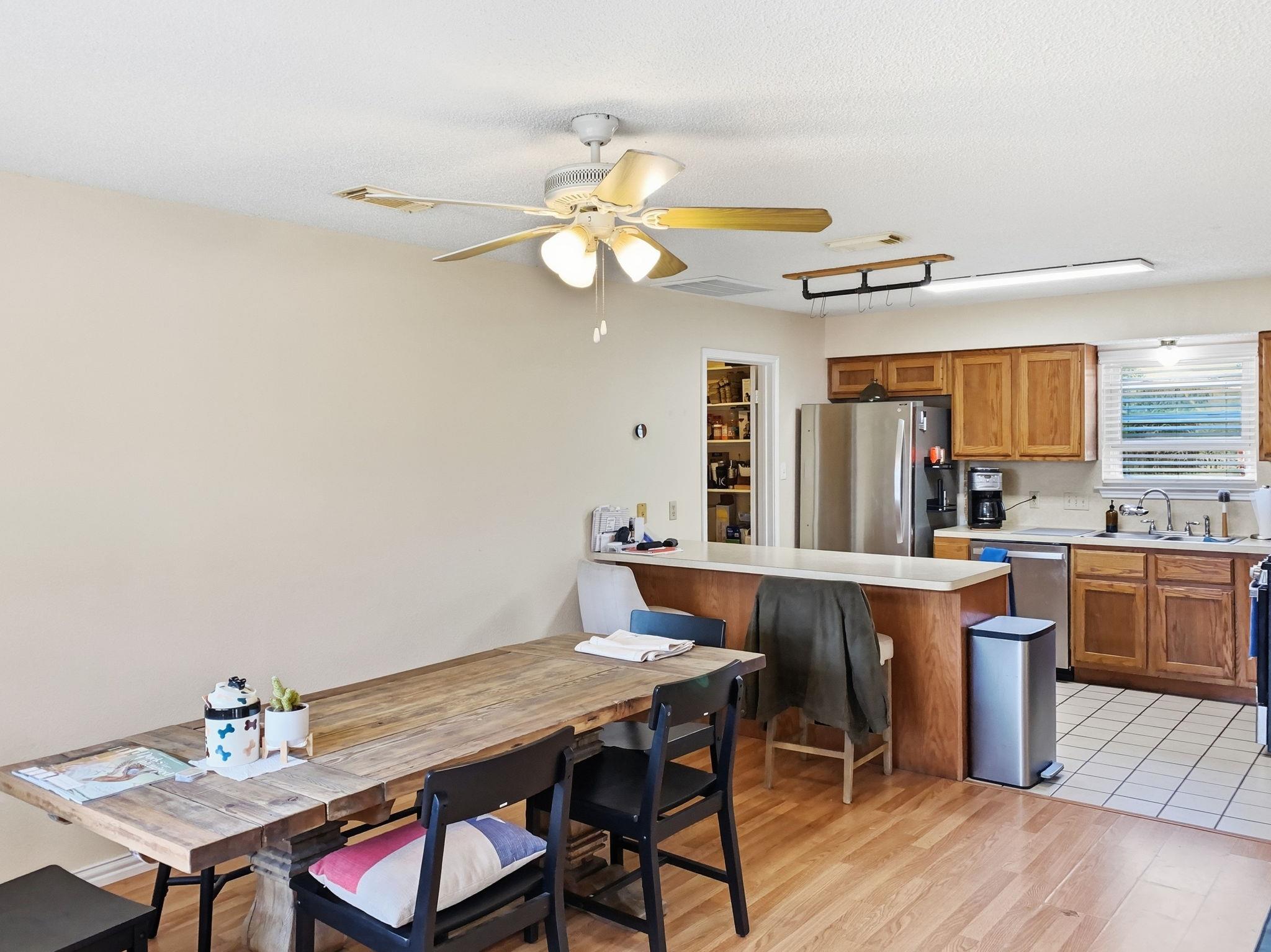 1471 County Road A, Lexington, TX 78947