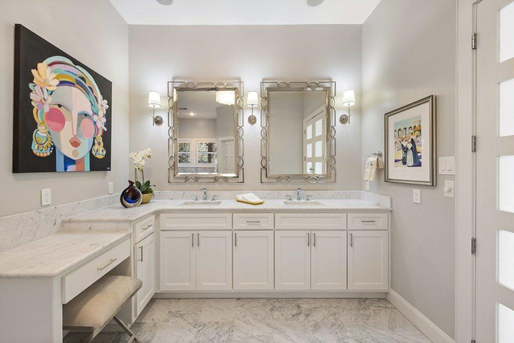 19901 Angel Bay Dr, Spicewood, TX 78669