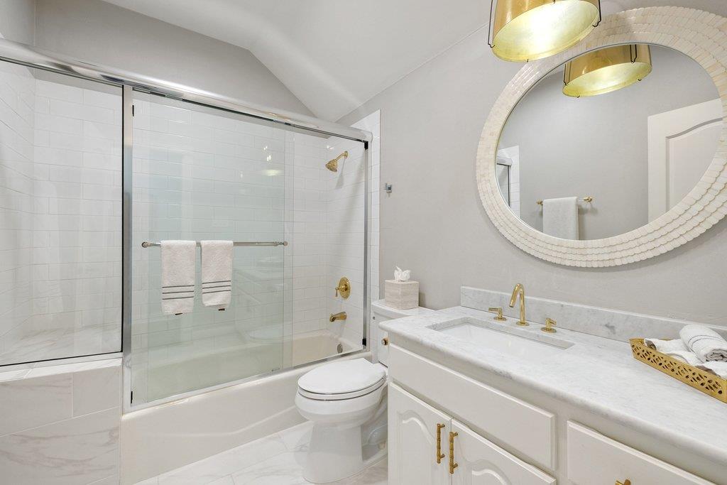 19901 Angel Bay Dr, Spicewood, TX 78669