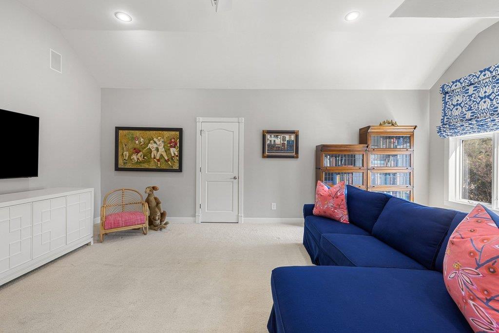 19901 Angel Bay Dr, Spicewood, TX 78669