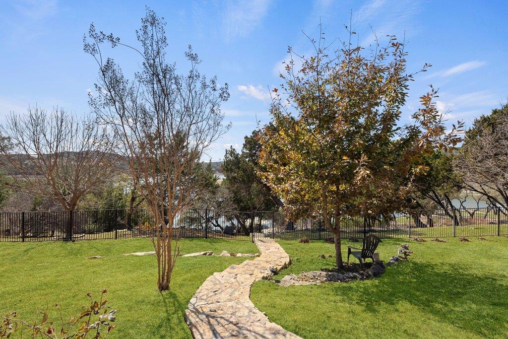 19901 Angel Bay Dr, Spicewood, TX 78669