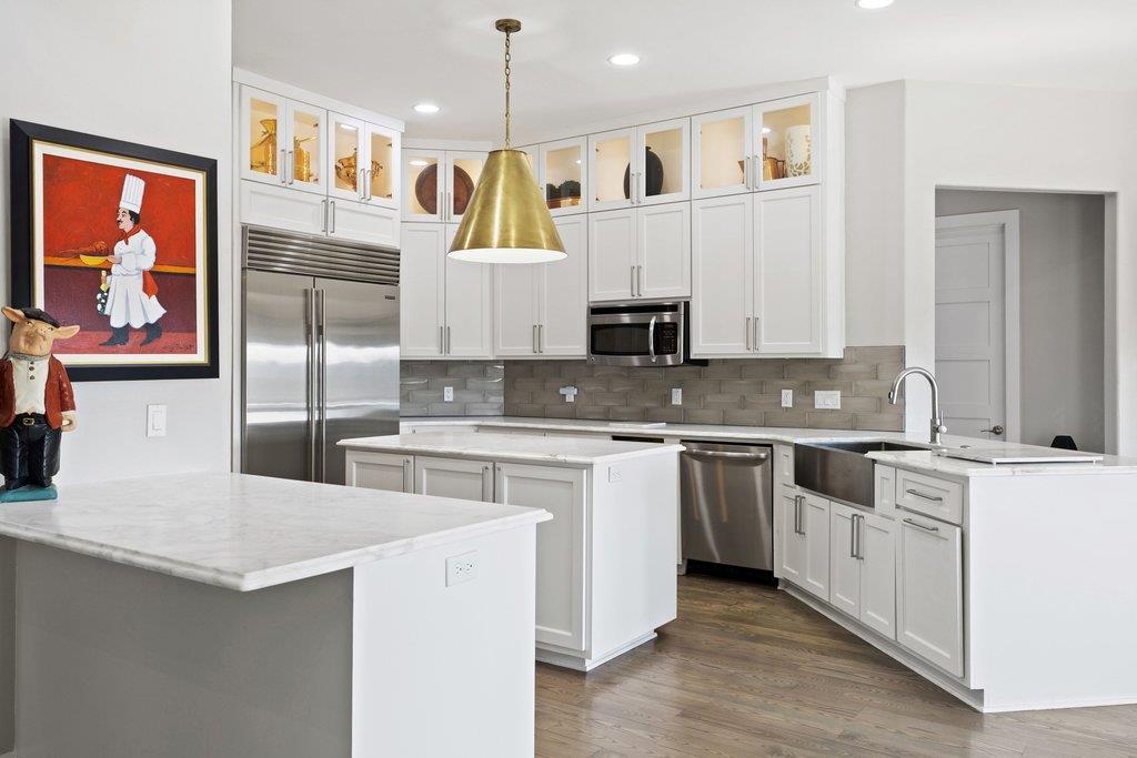 19901 Angel Bay Dr, Spicewood, TX 78669