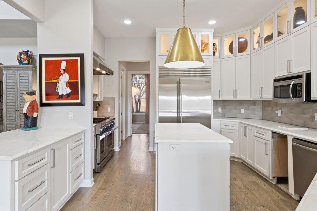 19901 Angel Bay Dr, Spicewood, TX 78669