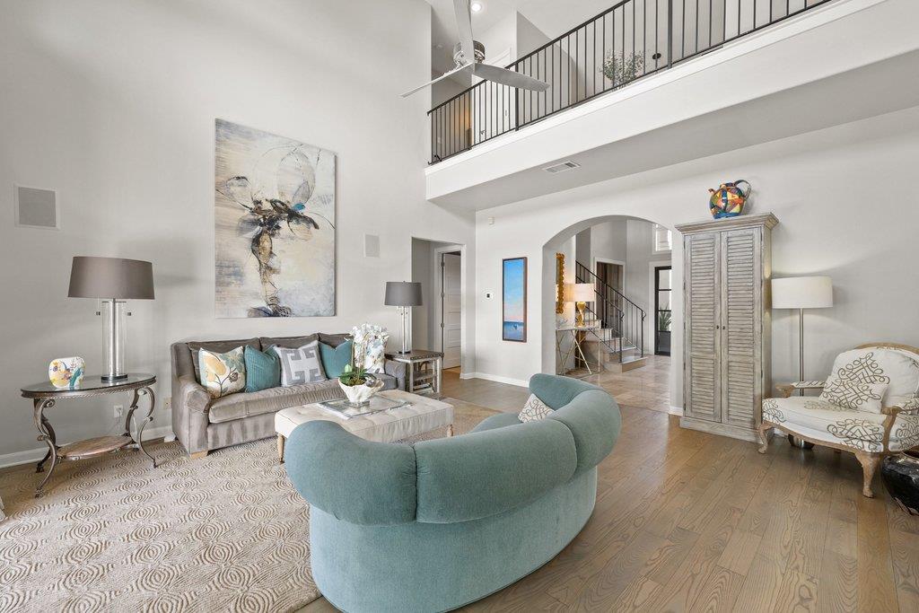 19901 Angel Bay Dr, Spicewood, TX 78669