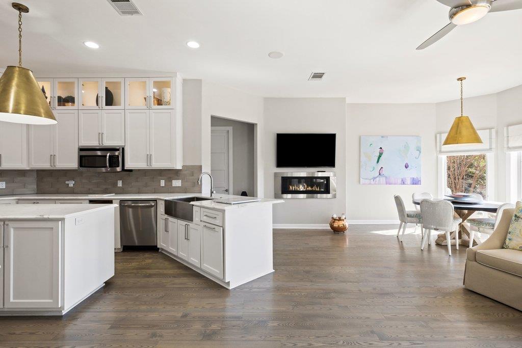 19901 Angel Bay Dr, Spicewood, TX 78669