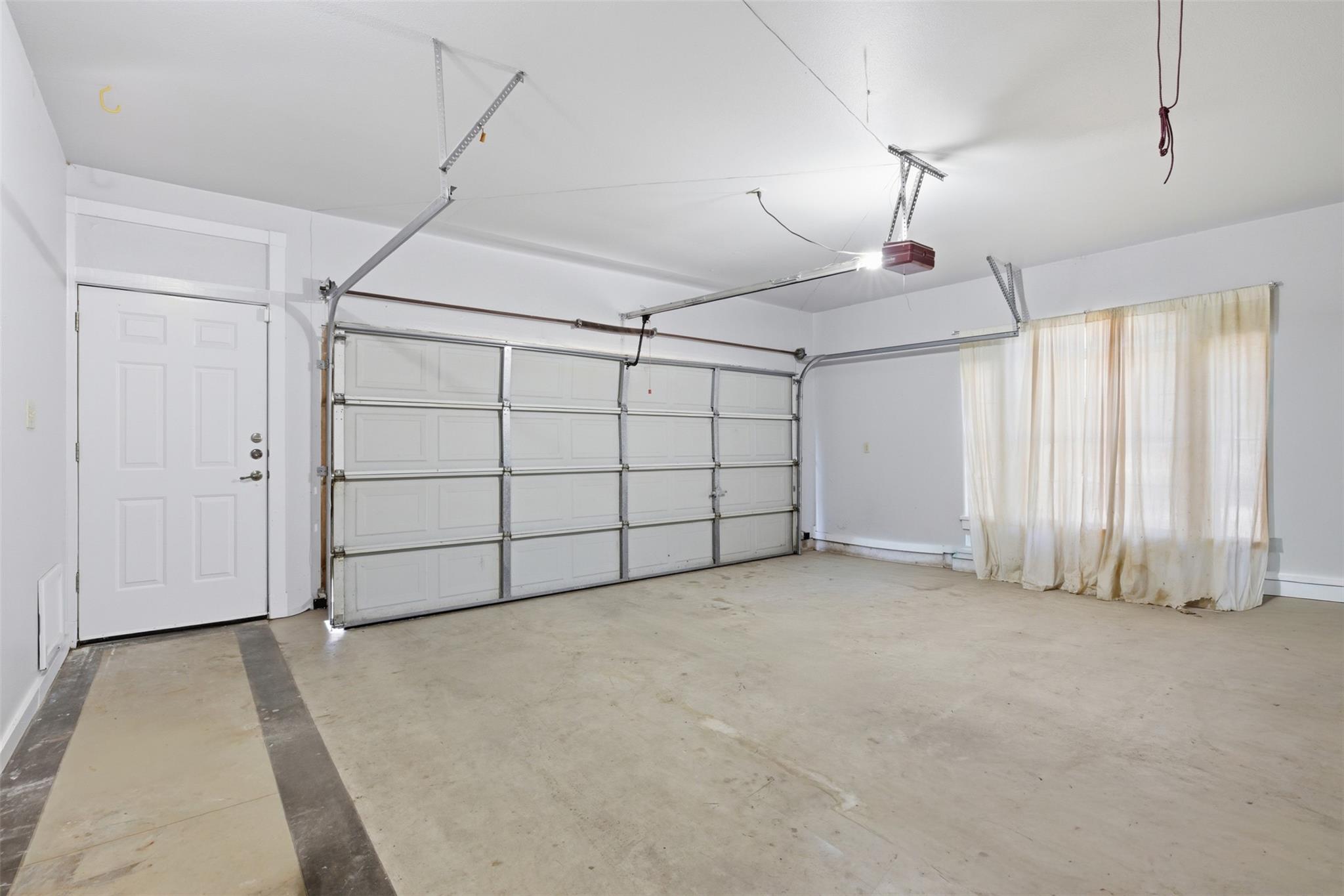 307 Pin Oak Ct, Mountain City, TX 78610