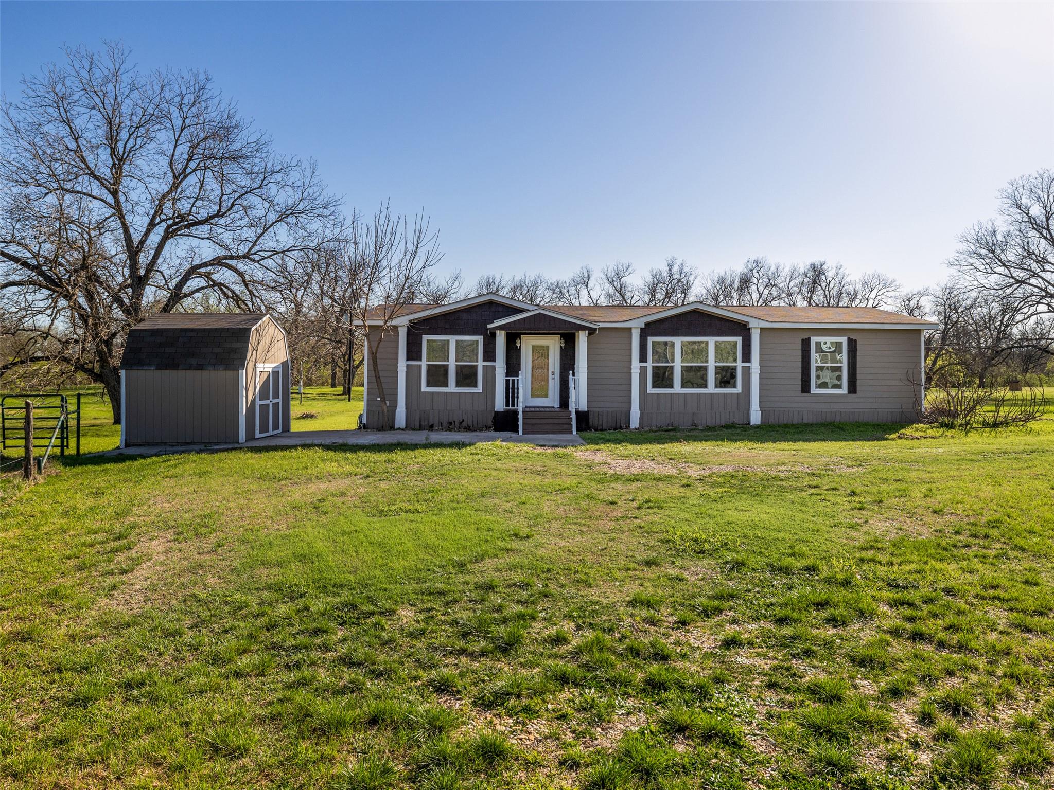 400 Private Road 4295, Rockdale, TX 76567