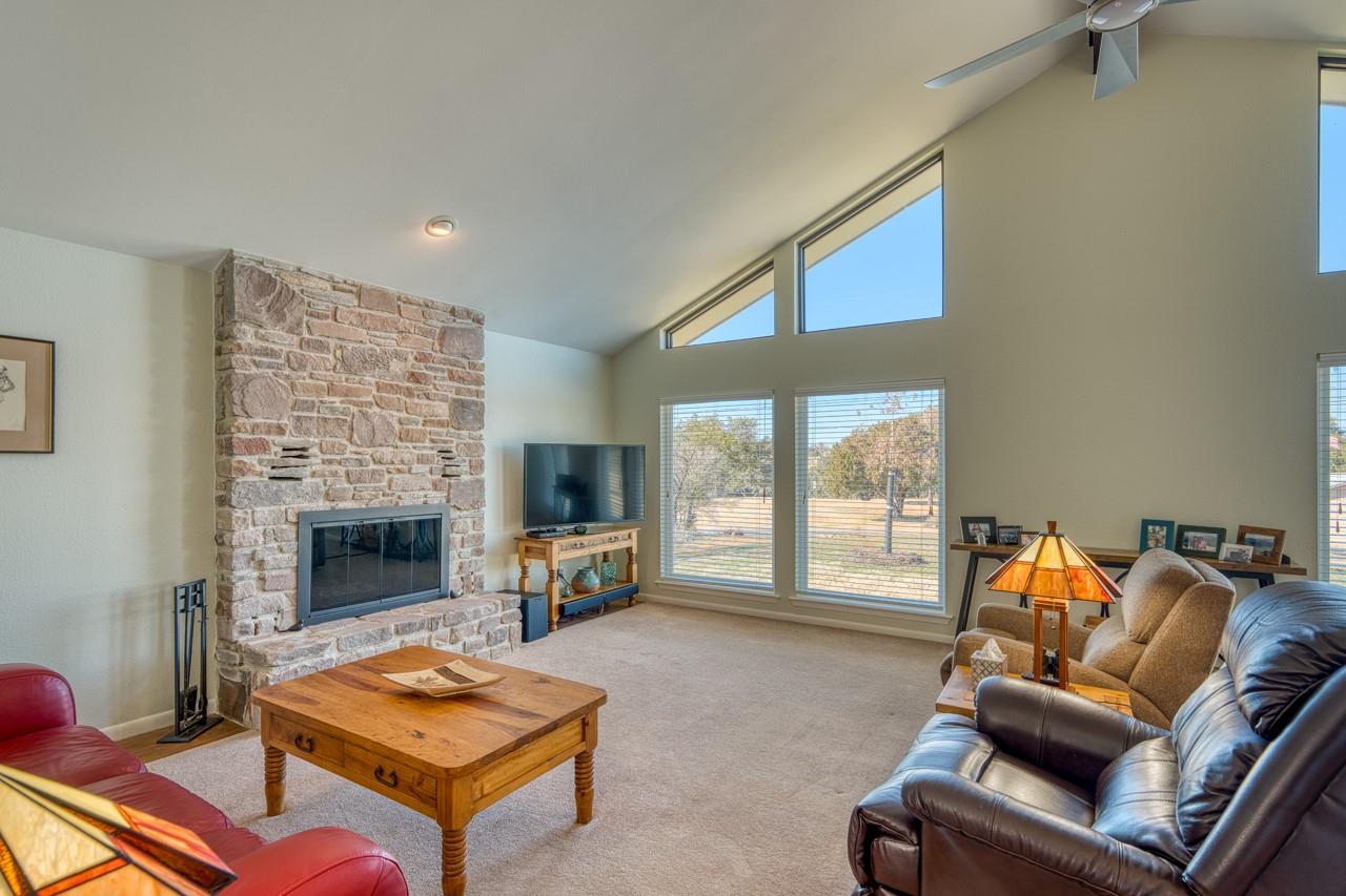 101 W Bluebonnet Rd, Horseshoe Bay, TX 78657