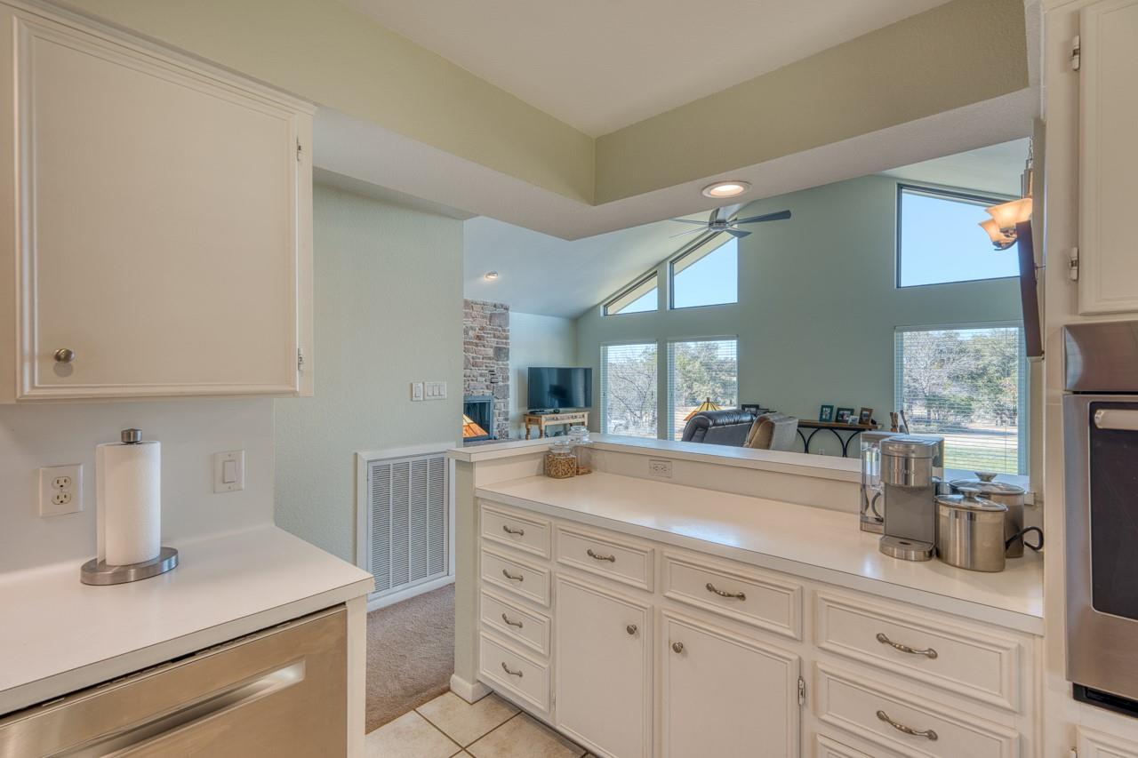 101 W Bluebonnet Rd, Horseshoe Bay, TX 78657