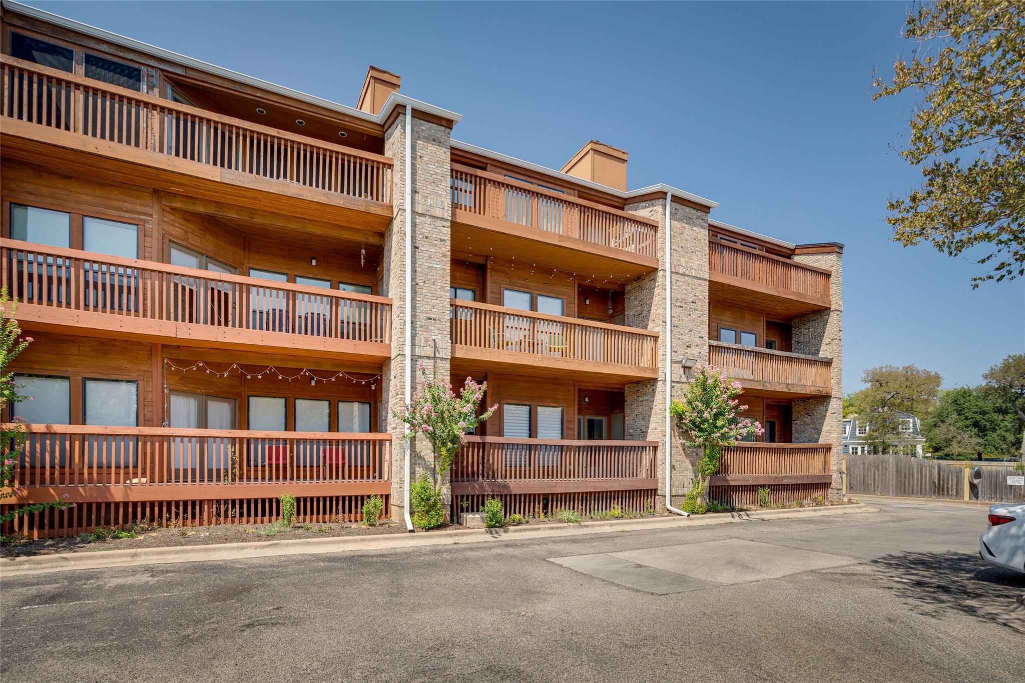 1406 Windsor Rd # 201, Austin, TX 78703