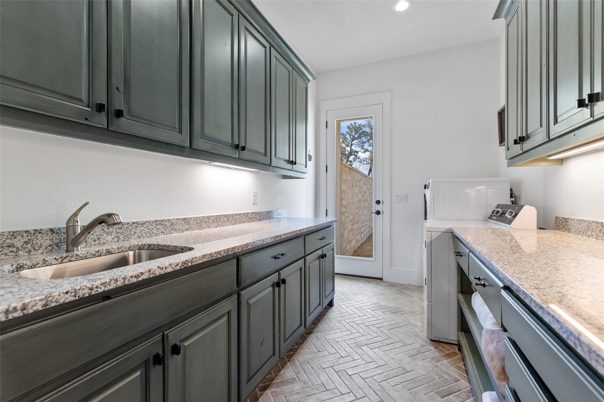 105 Deer Valley Dr, Georgetown, TX 78628