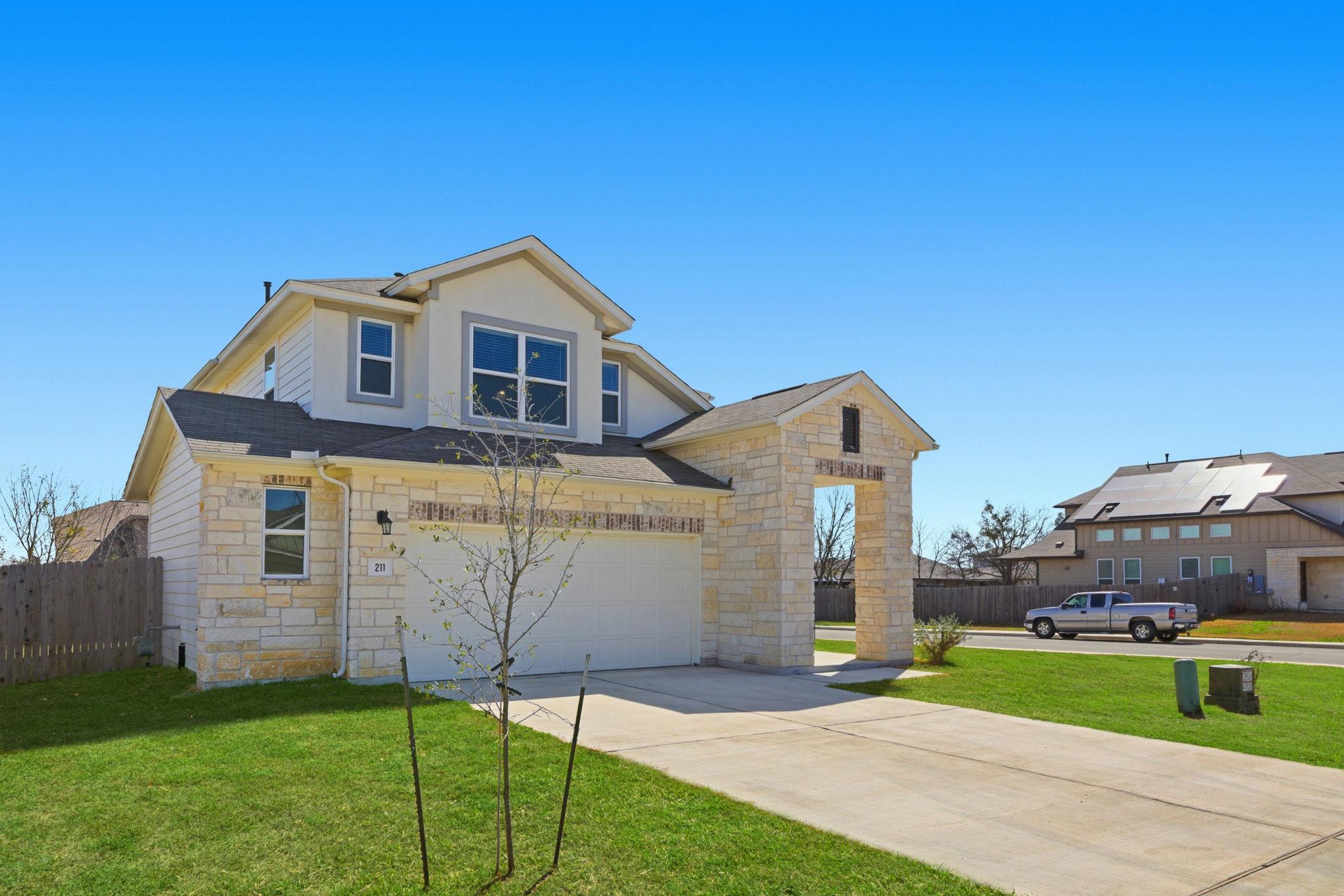 211 Silver Glen Dr, Kyle, TX 78640