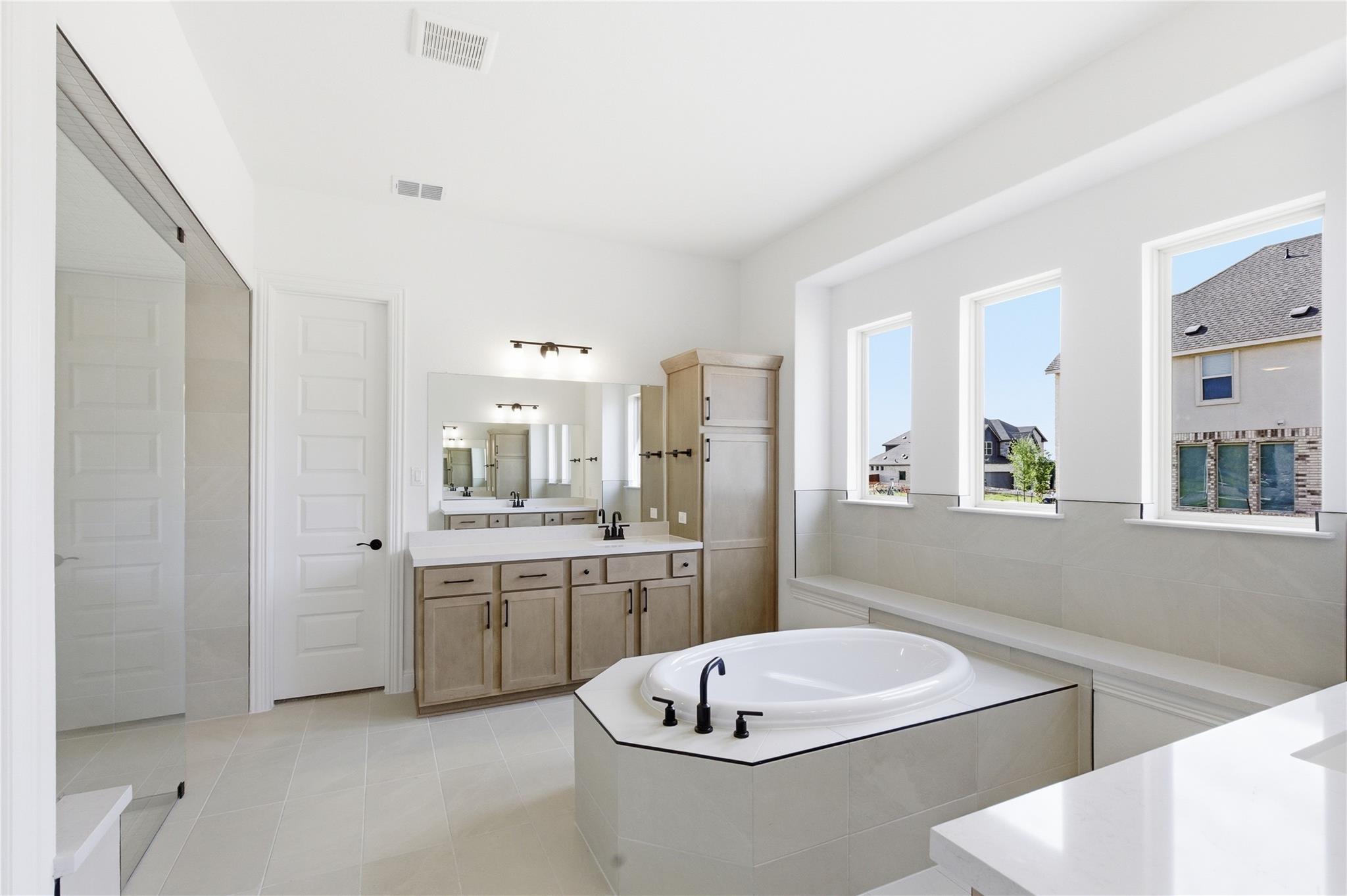 912 Landing Ln, Leander, TX 78641