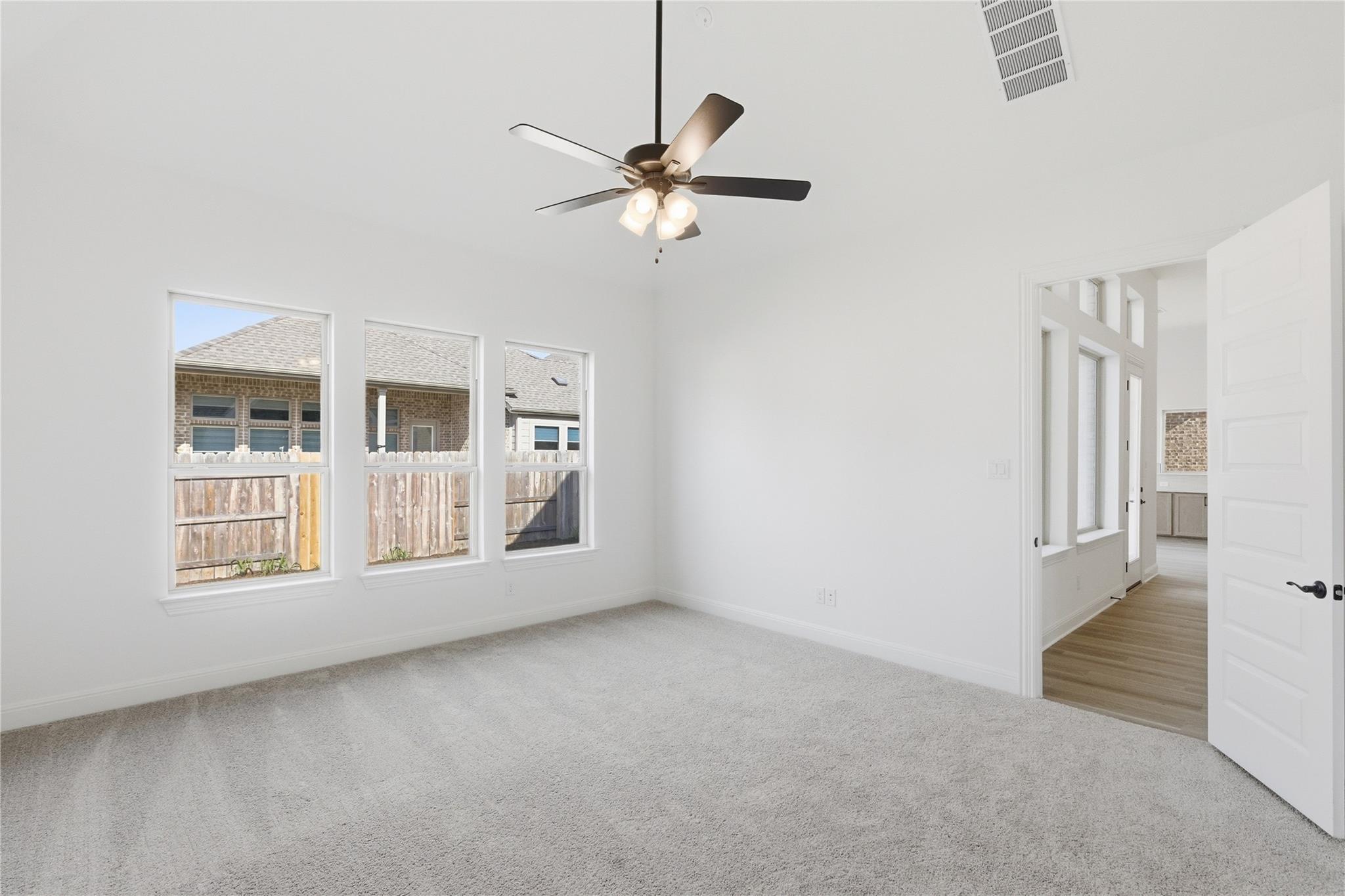 912 Landing Ln, Leander, TX 78641