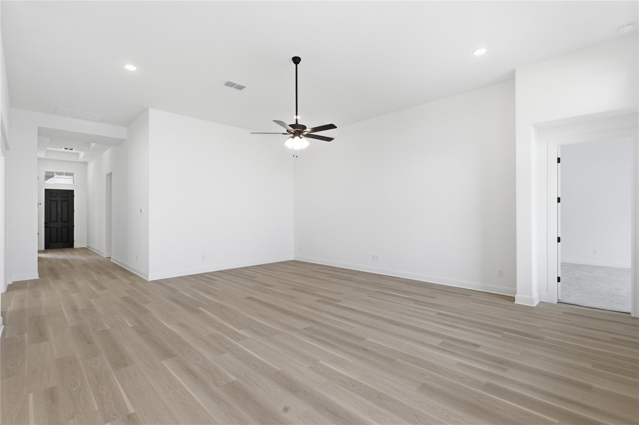 912 Landing Ln, Leander, TX 78641