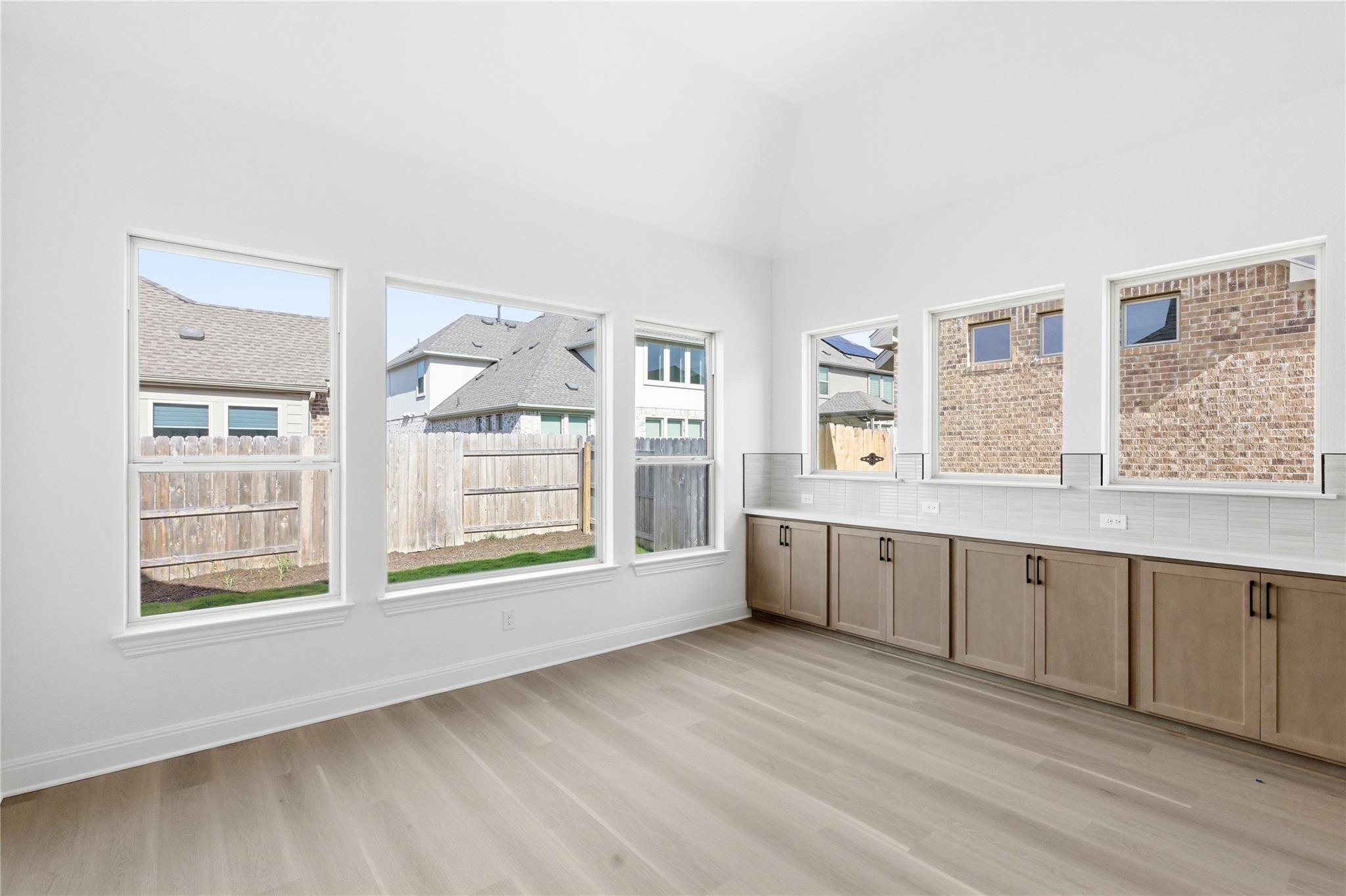 912 Landing Ln, Leander, TX 78641