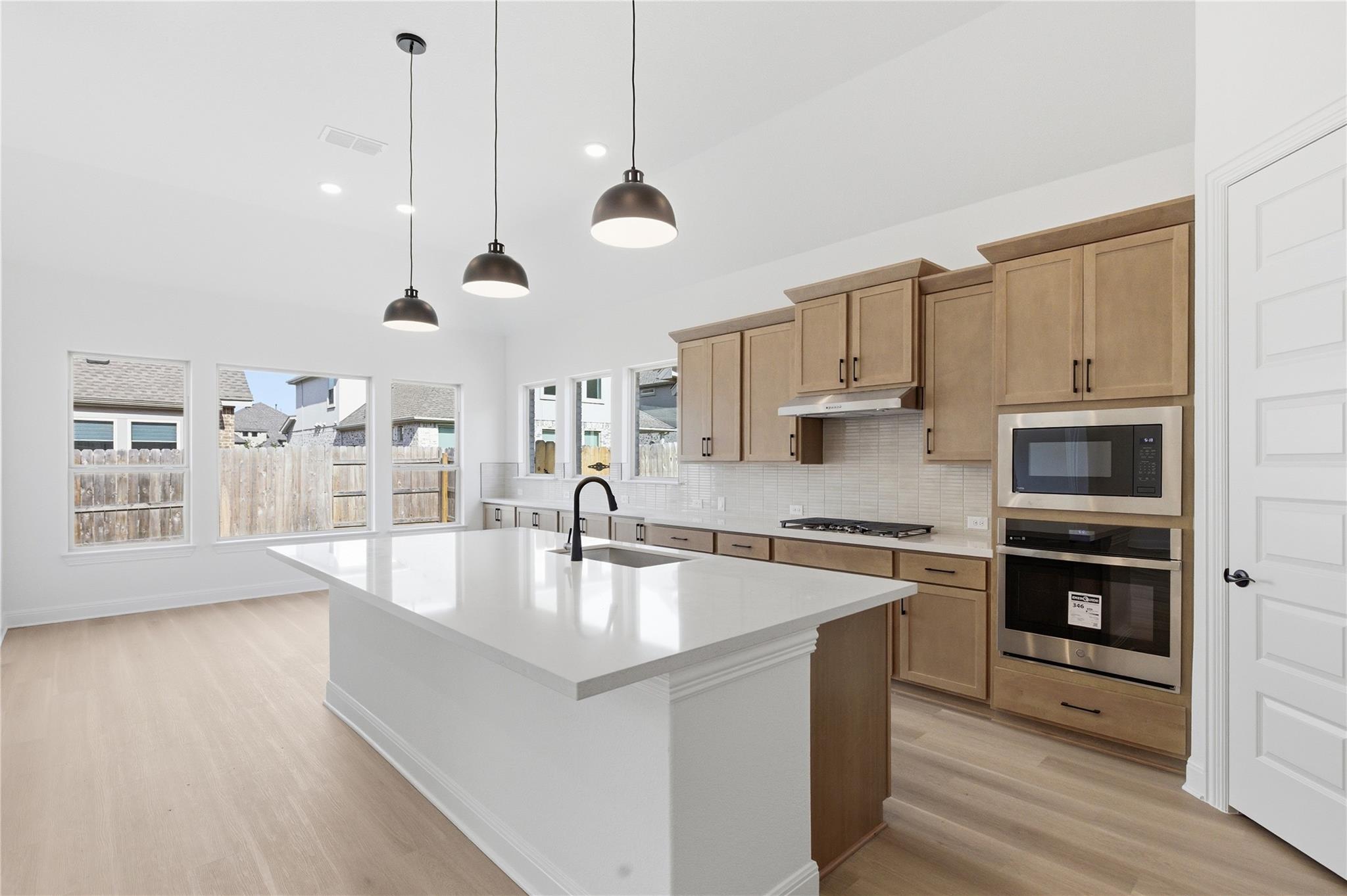 912 Landing Ln, Leander, TX 78641