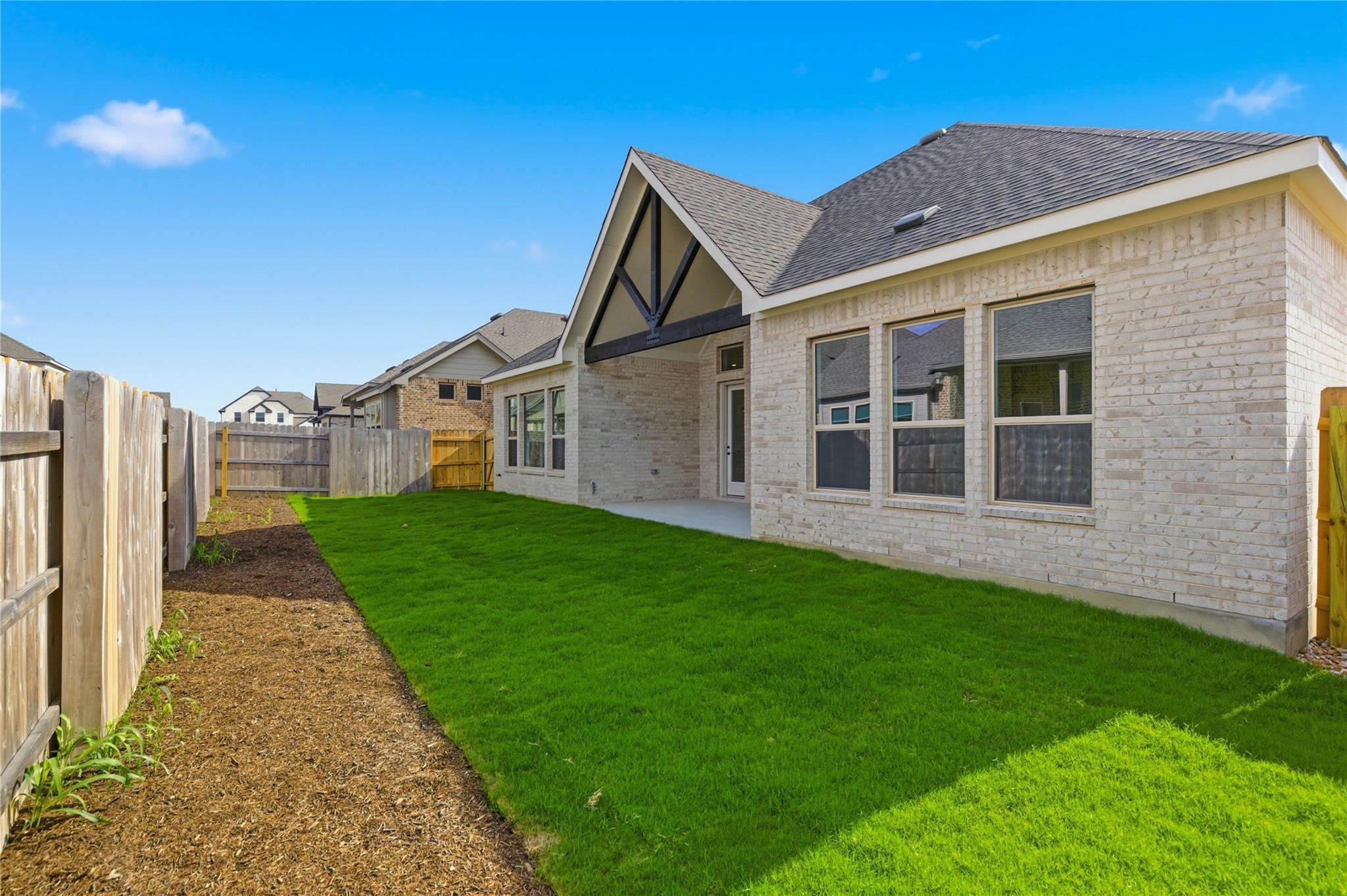 912 Landing Ln, Leander, TX 78641