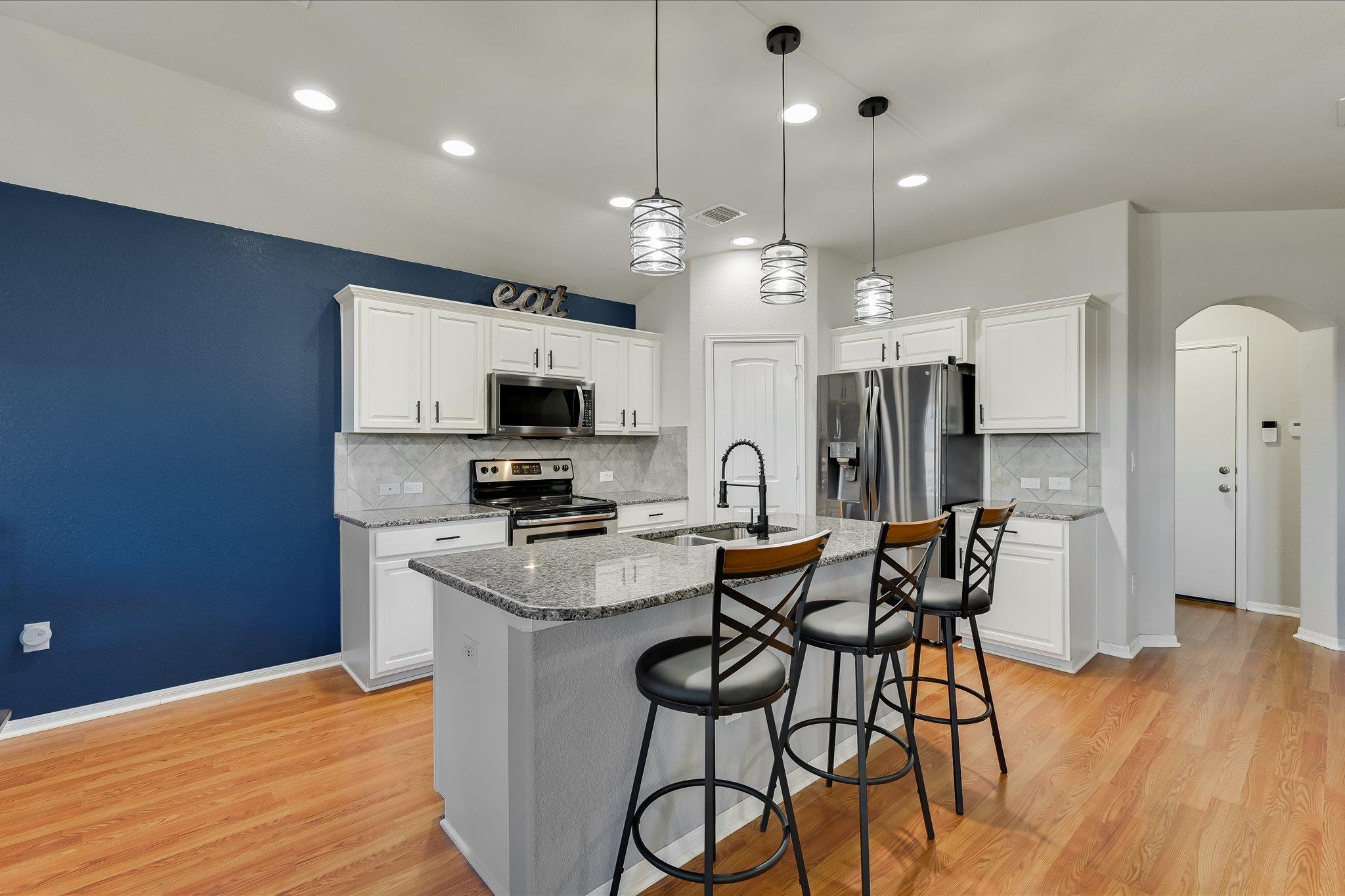 725 Pinnacle Dr, Georgetown, TX 78626