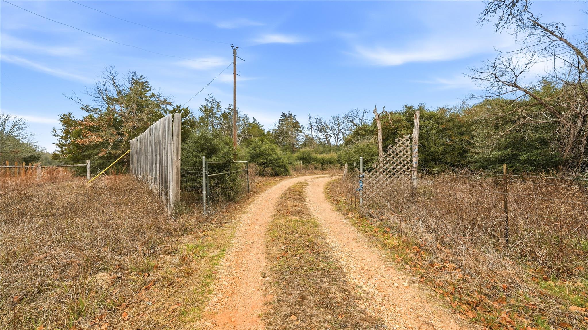 521 Paint Creek South Rd, Paige, TX 78659