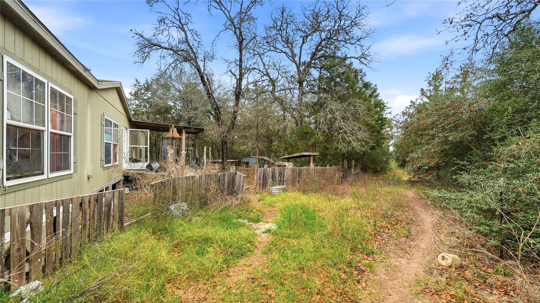 521 Paint Creek South Rd, Paige, TX 78659