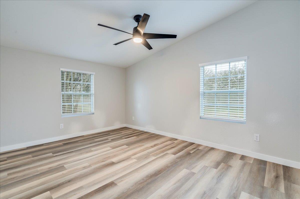 158 Shady Oaks Dr, Dale, TX 78616