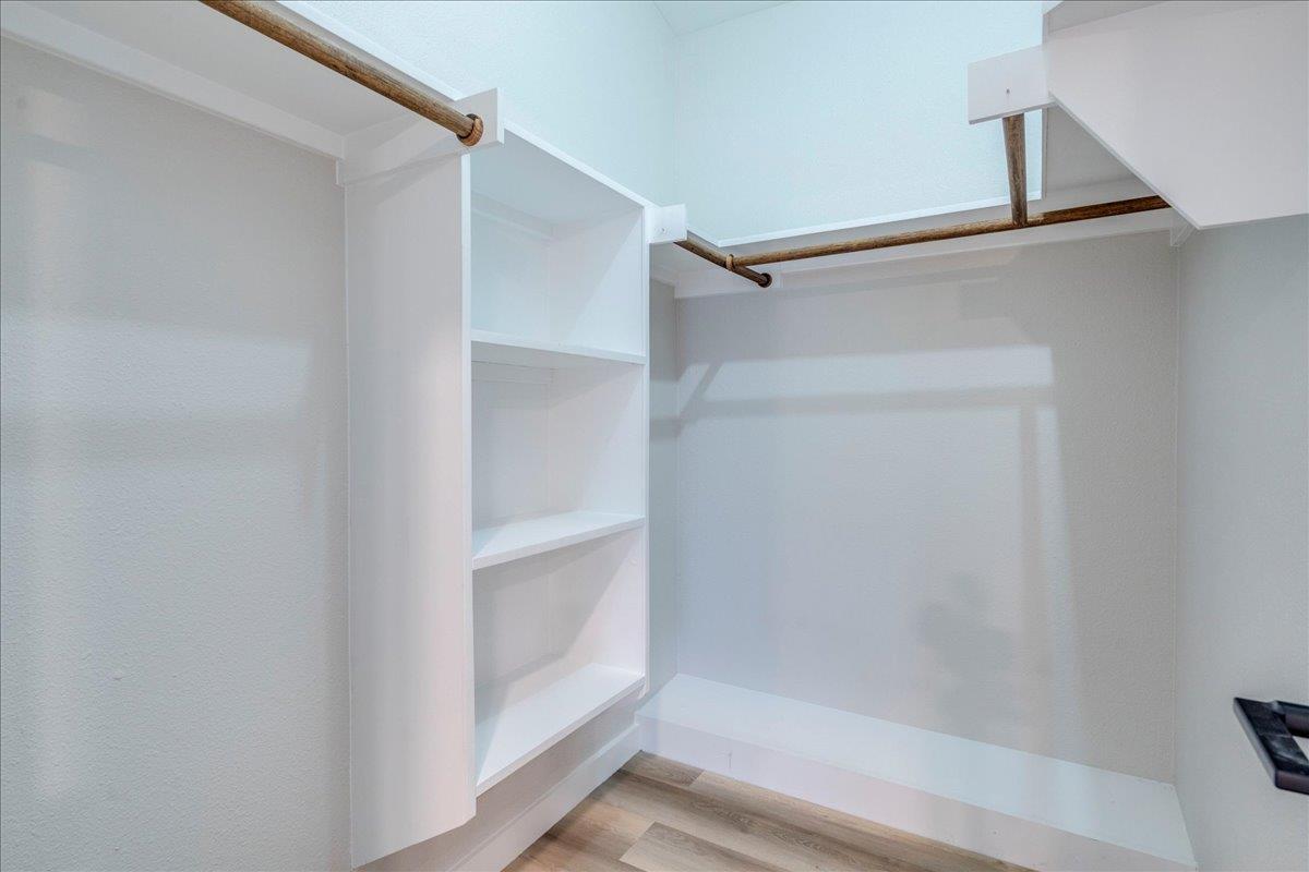 158 Shady Oaks Dr, Dale, TX 78616