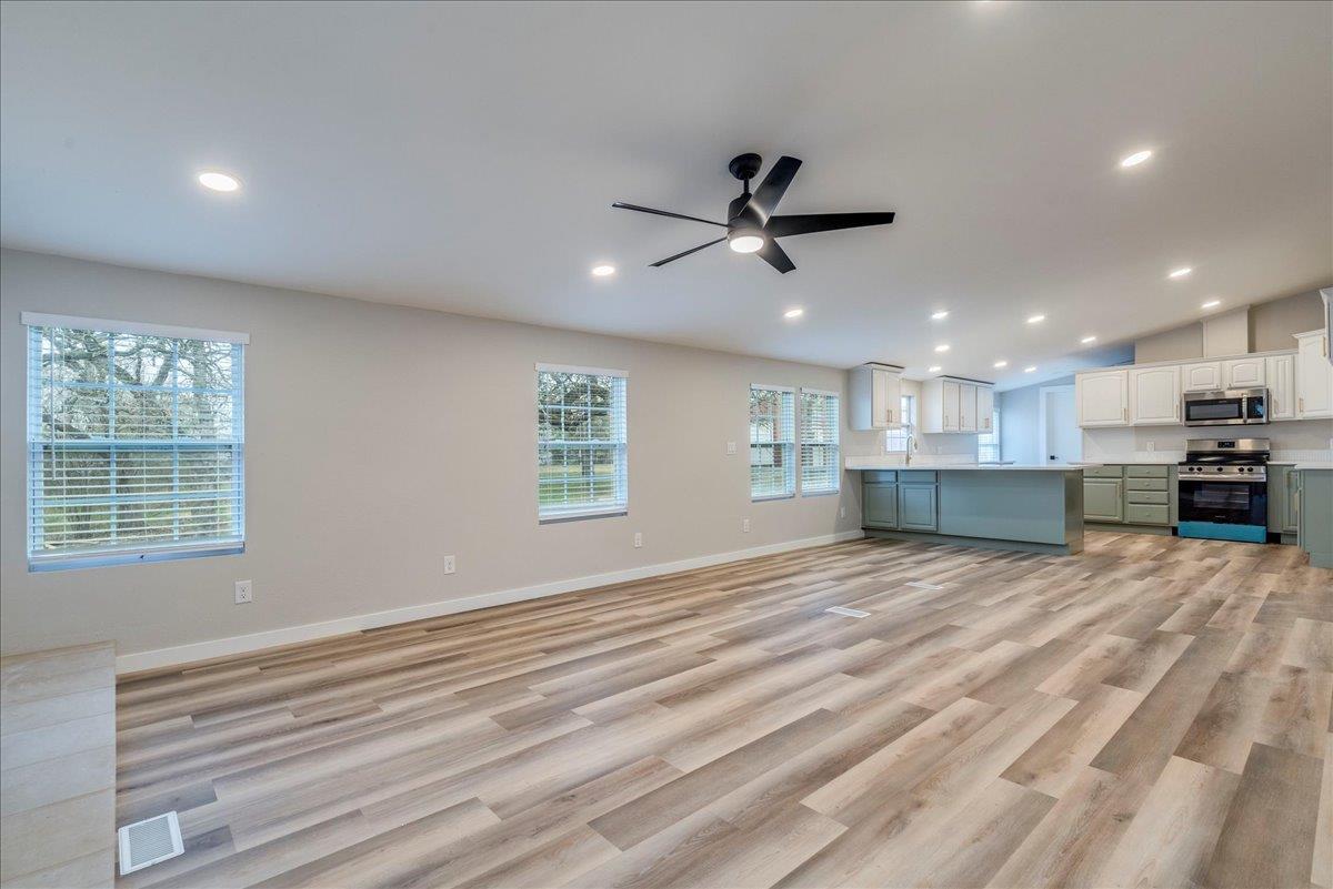 158 Shady Oaks Dr, Dale, TX 78616