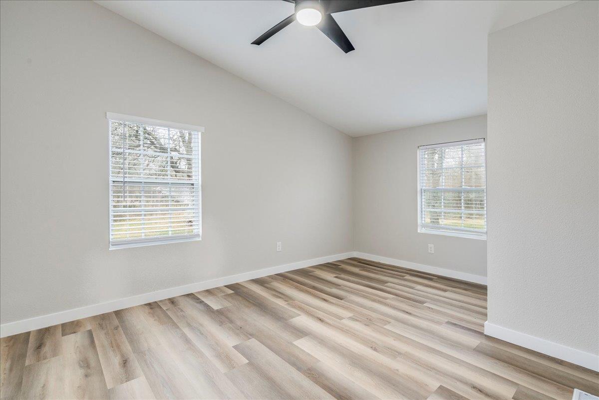 158 Shady Oaks Dr, Dale, TX 78616