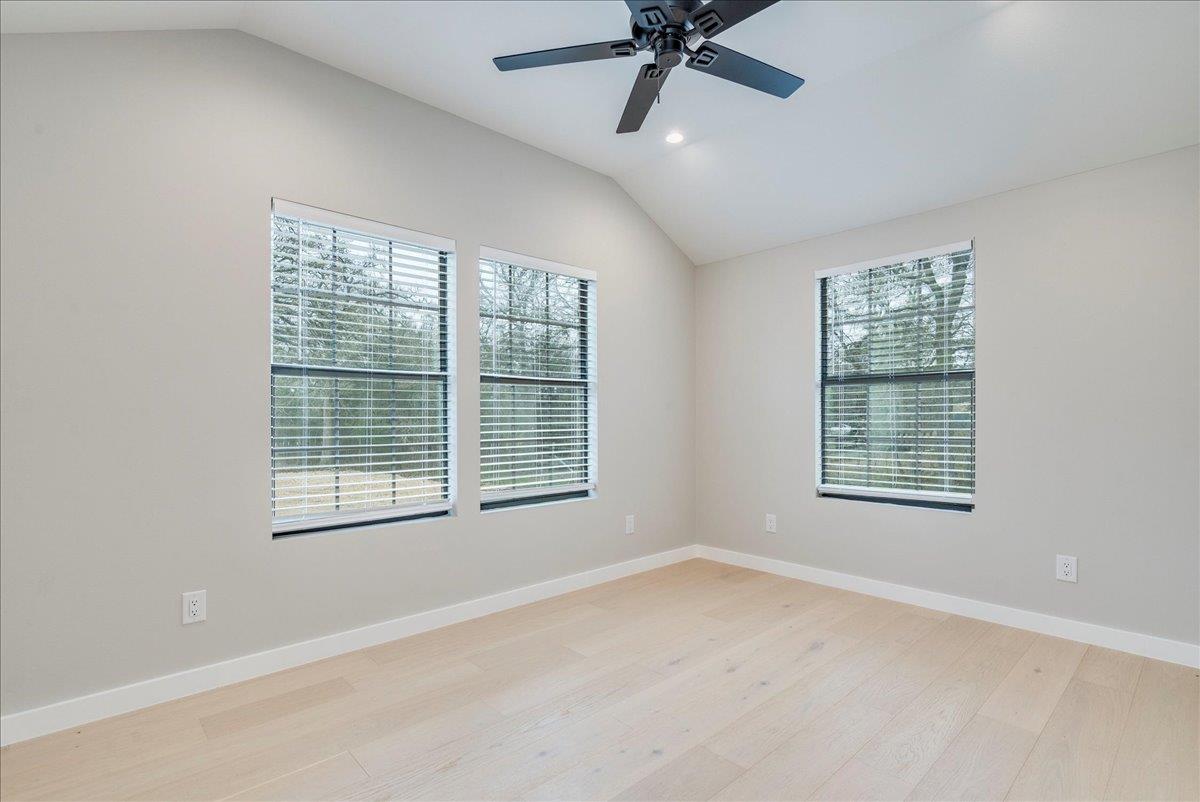 158 Shady Oaks Dr, Dale, TX 78616