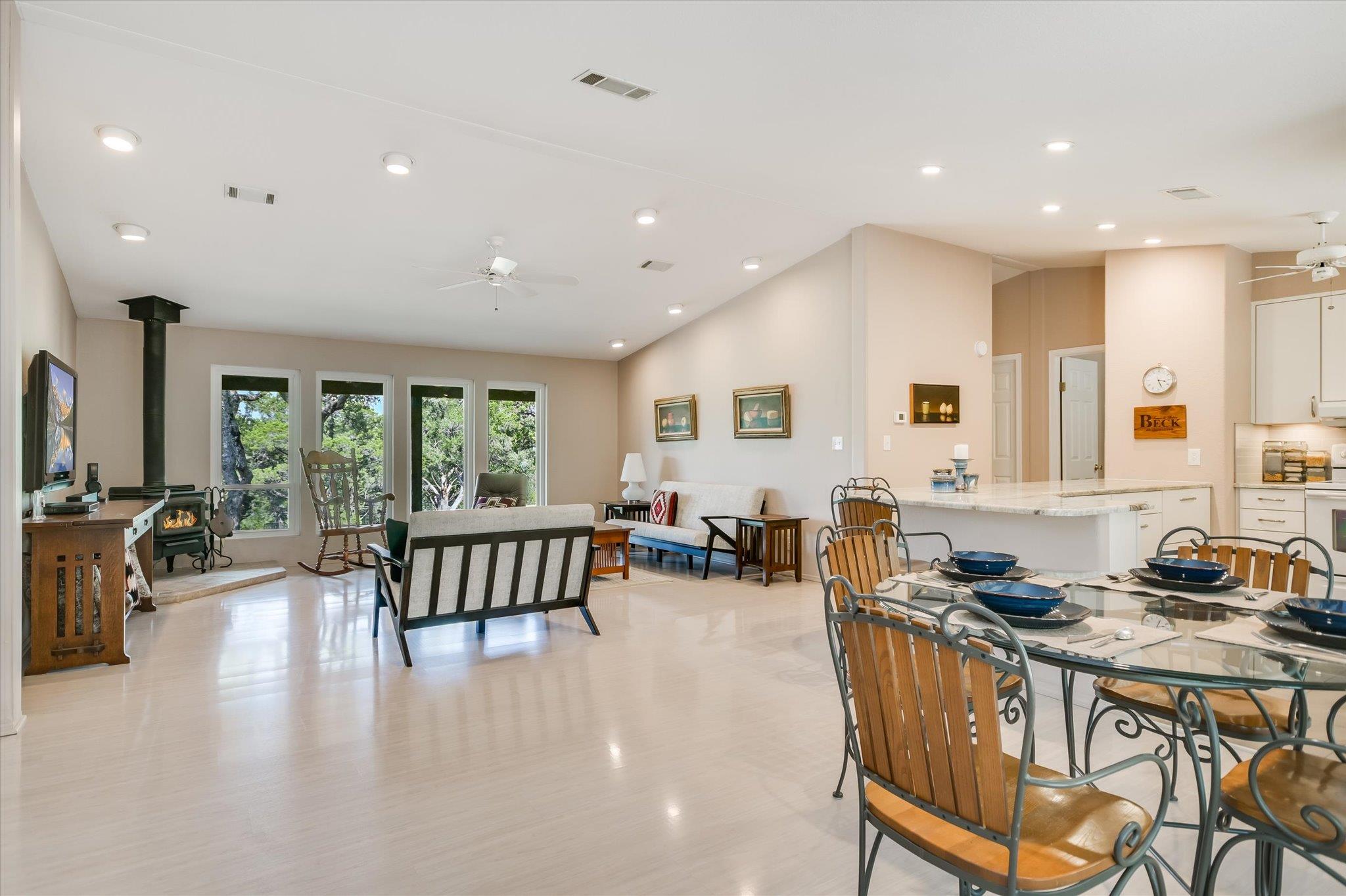 900 LONGHORN Trl, Wimberley, TX 78676