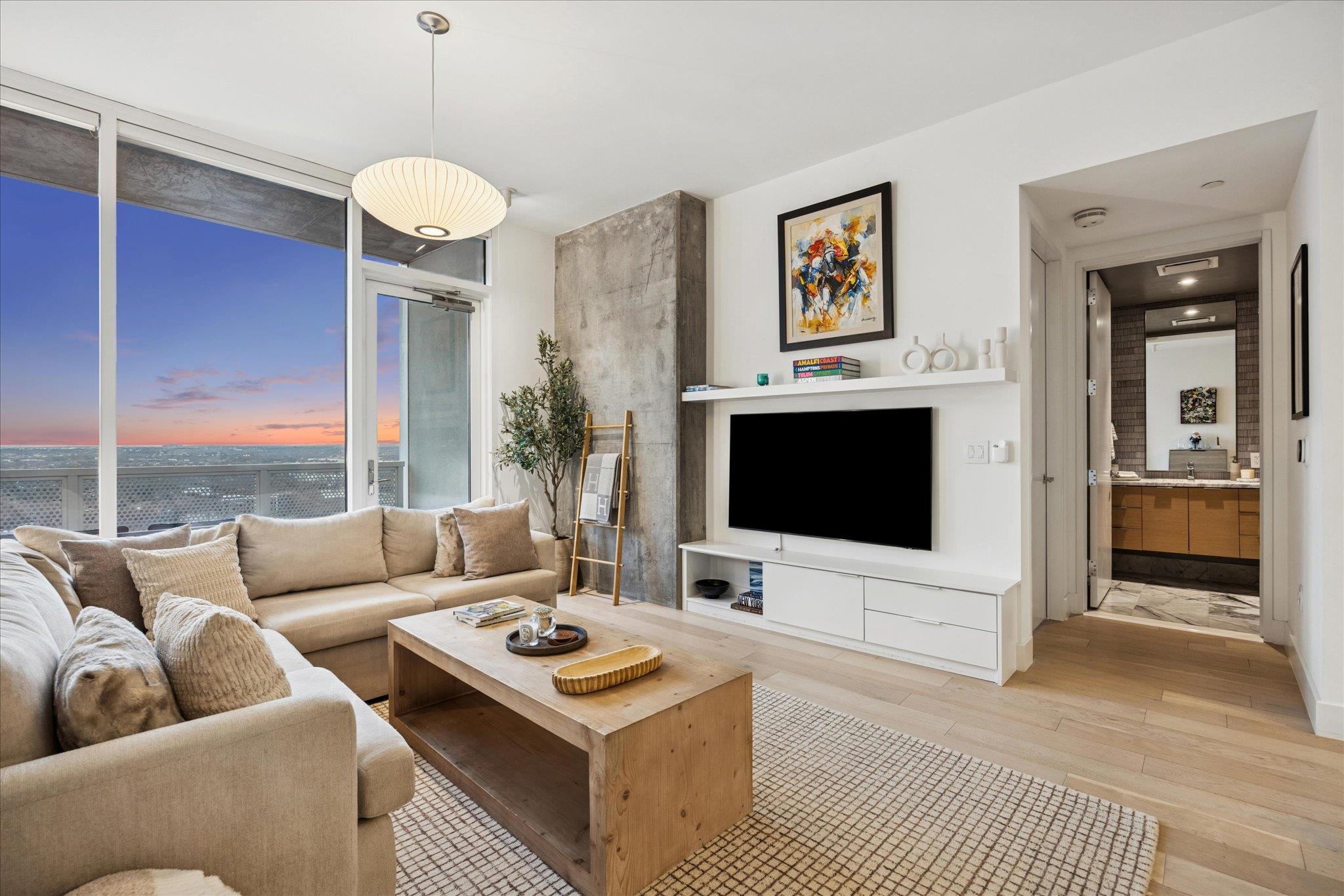 301 West Ave # 2806, Austin, TX 78701