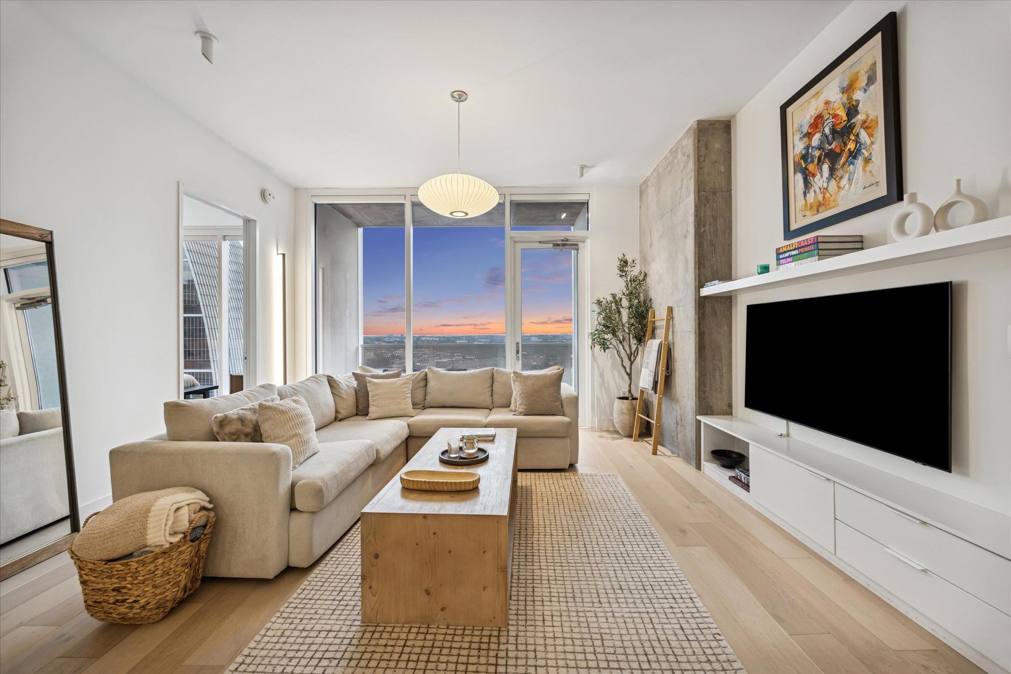 301 West Ave # 2806, Austin, TX 78701