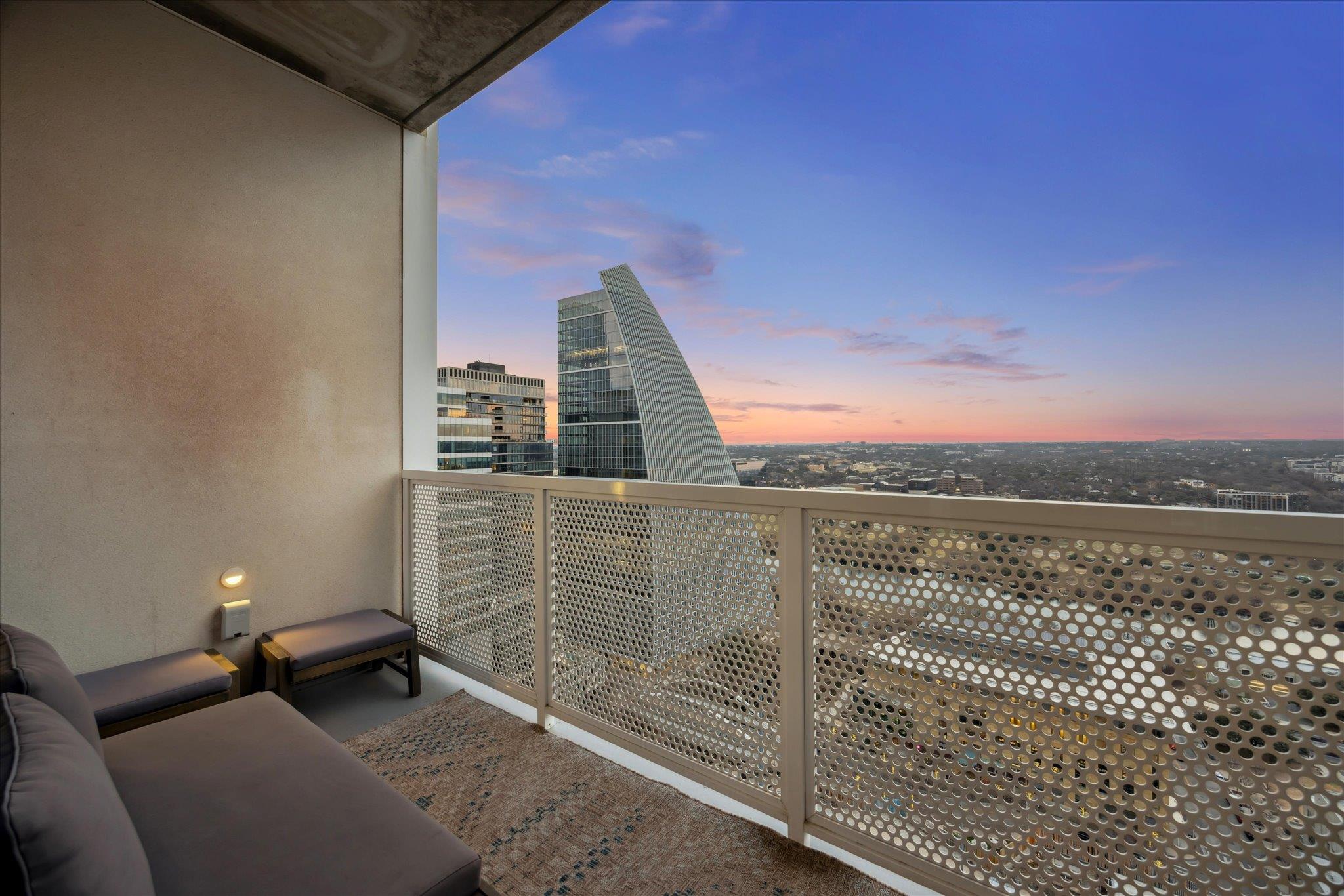 301 West Ave # 2806, Austin, TX 78701