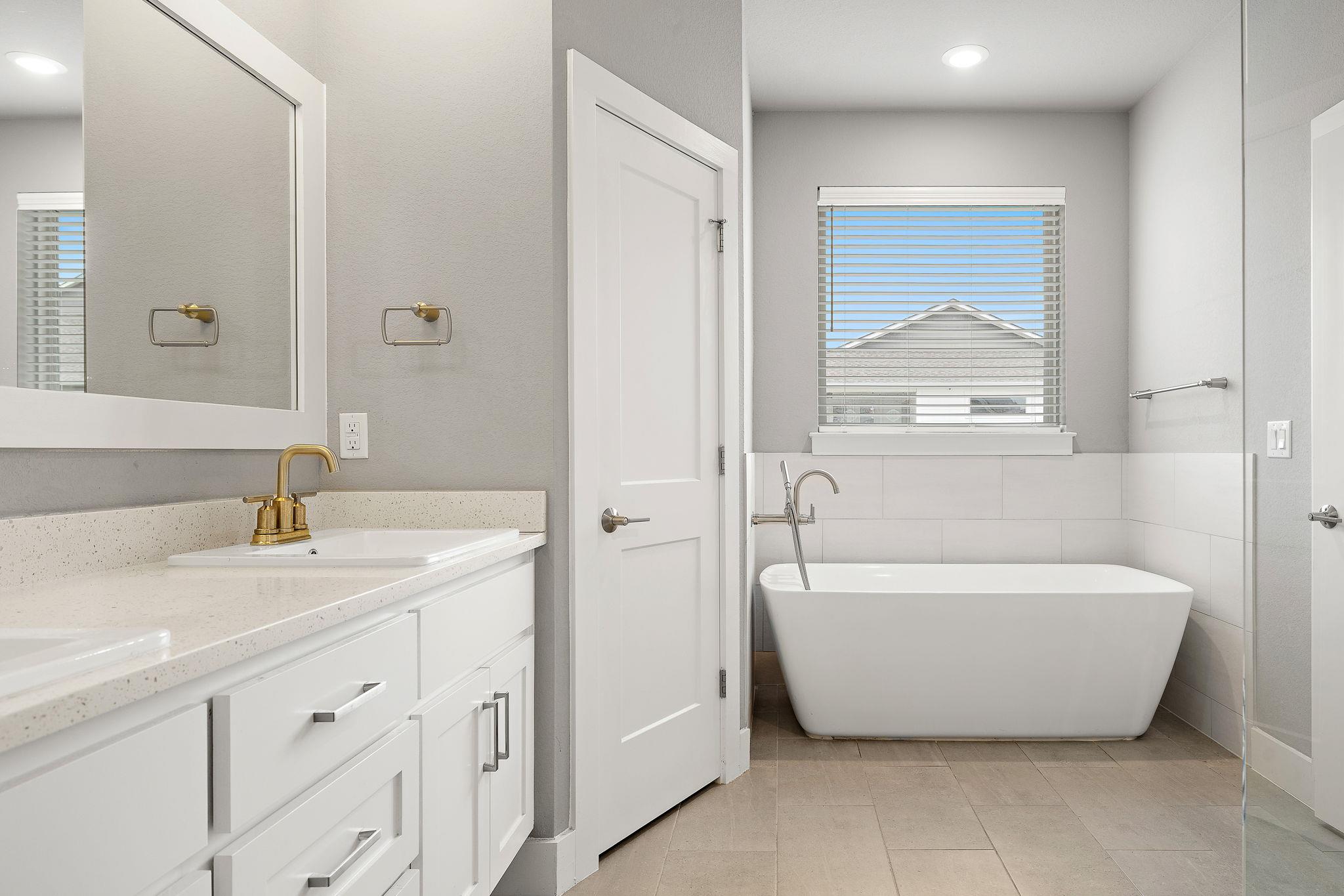 112 Dax Dr, Liberty Hill, TX 78642