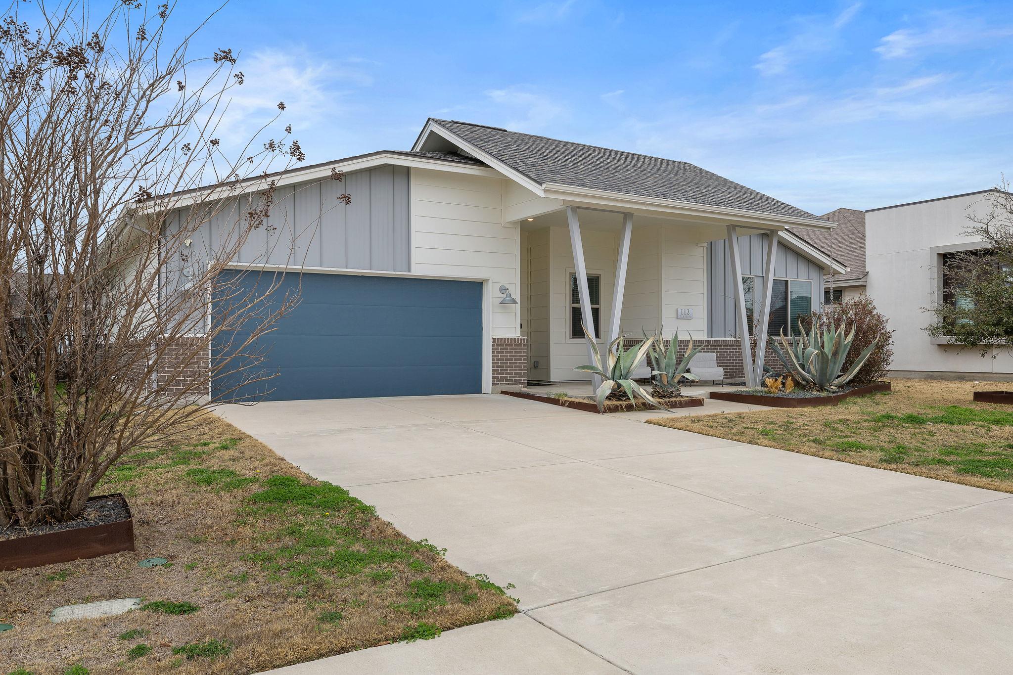 112 Dax Dr, Liberty Hill, TX 78642