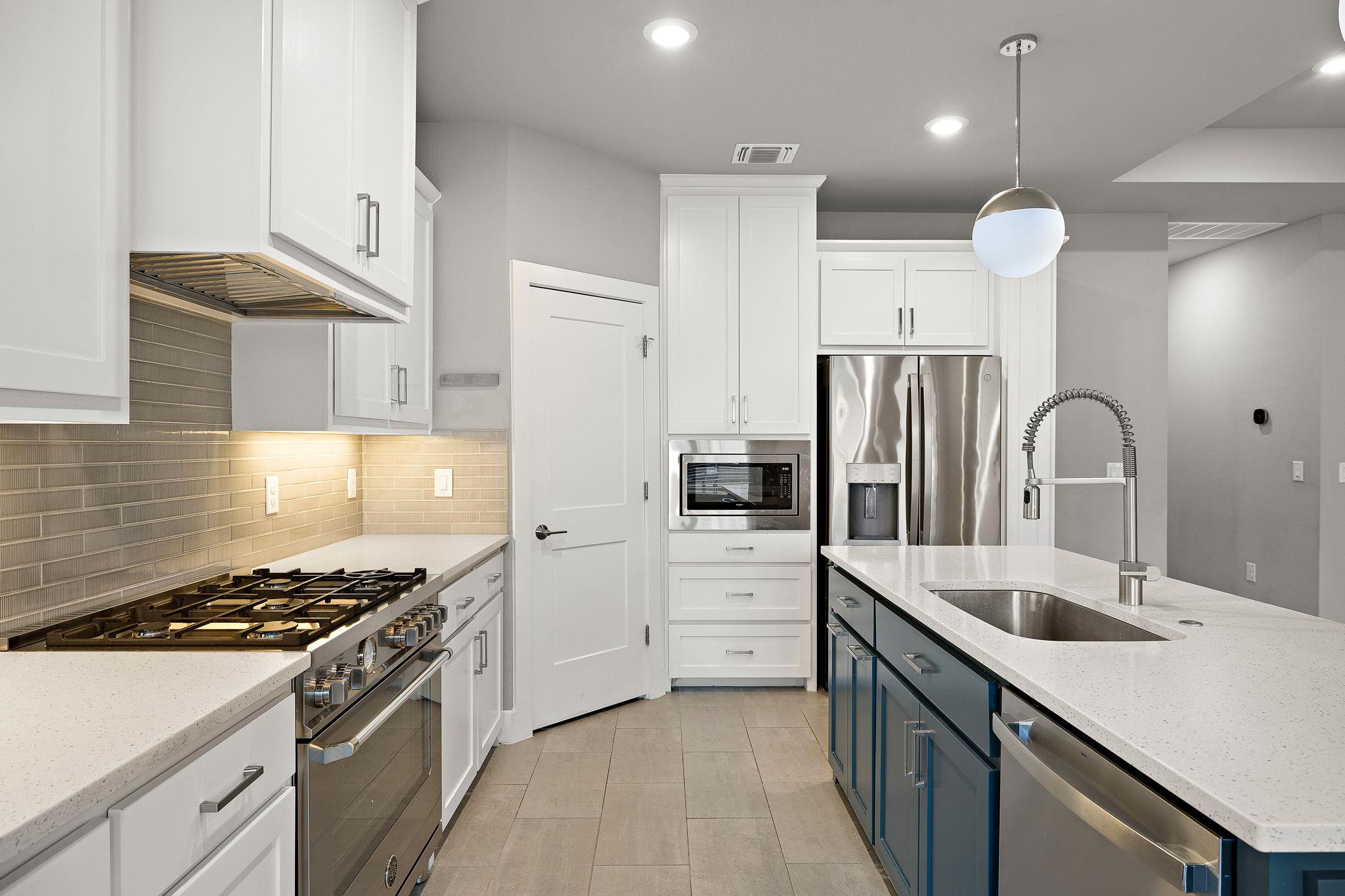 112 Dax Dr, Liberty Hill, TX 78642